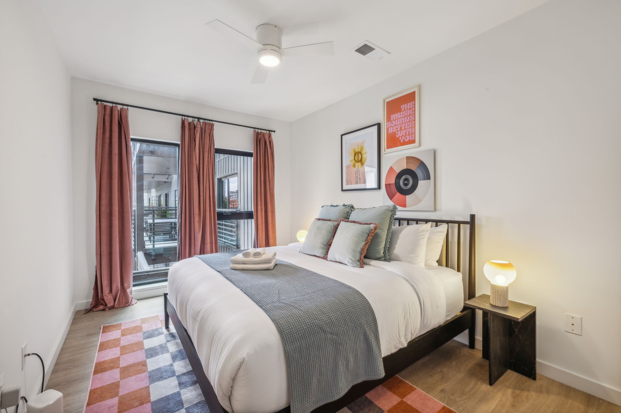 635 7th Ave, S Unit: 512