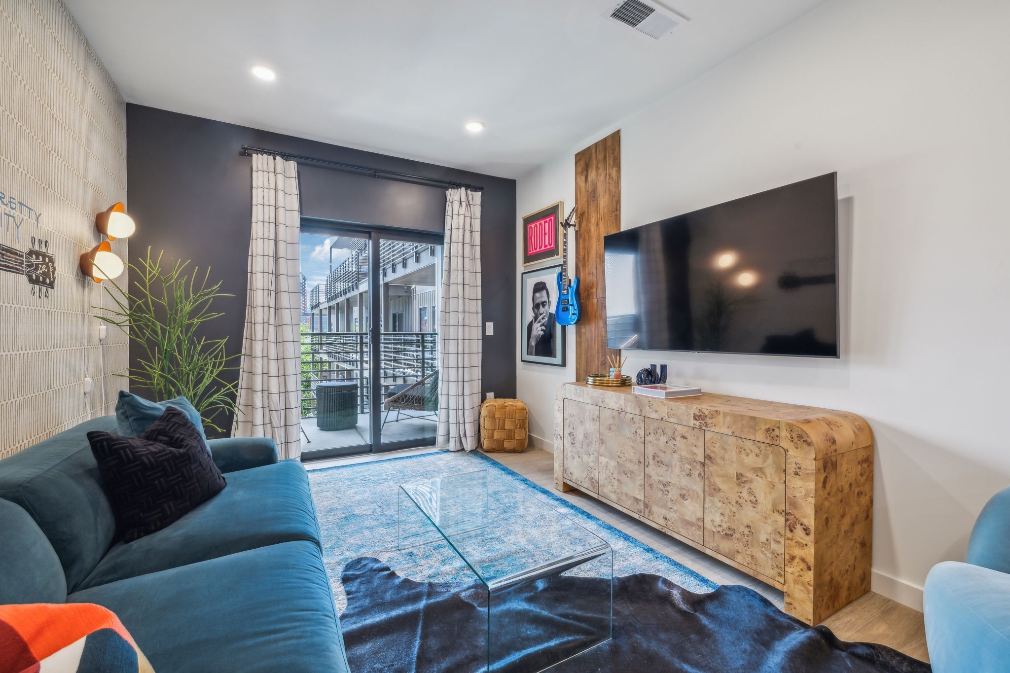 635 7th Ave, S Unit: 512