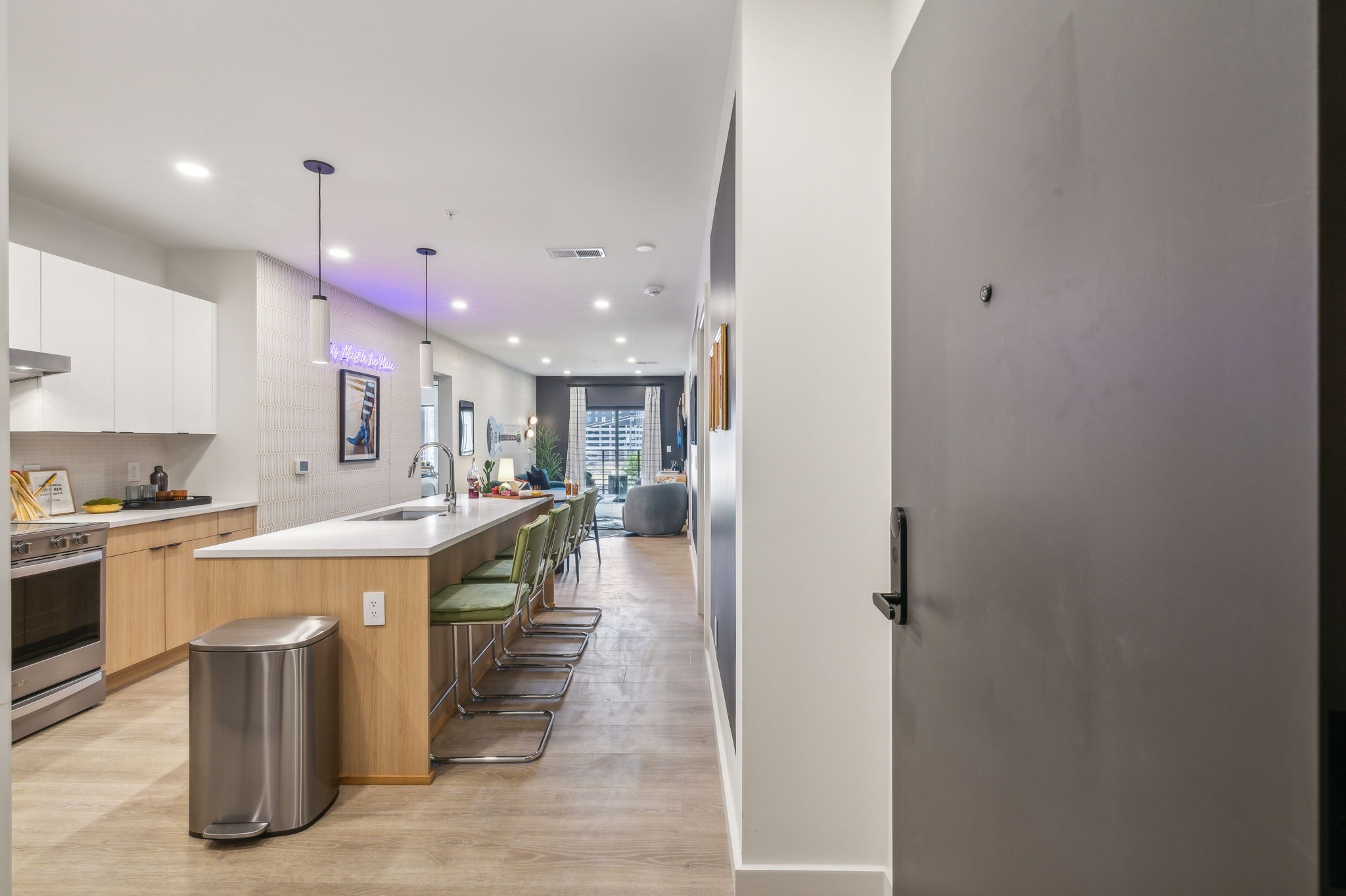 635 7th Ave, S Unit: 512
