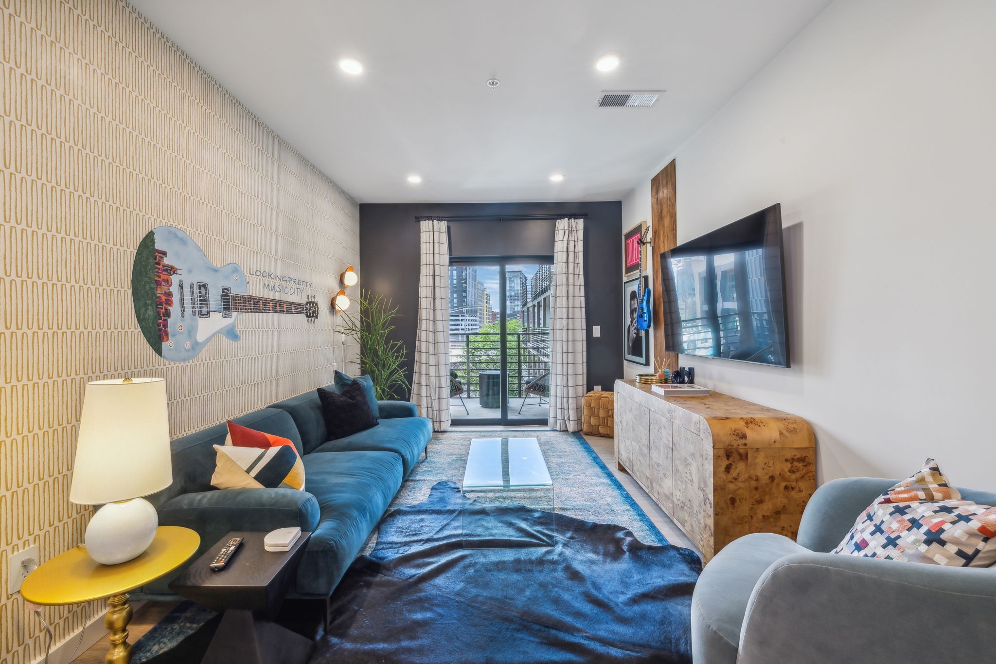 635 7th Ave, S Unit: 512