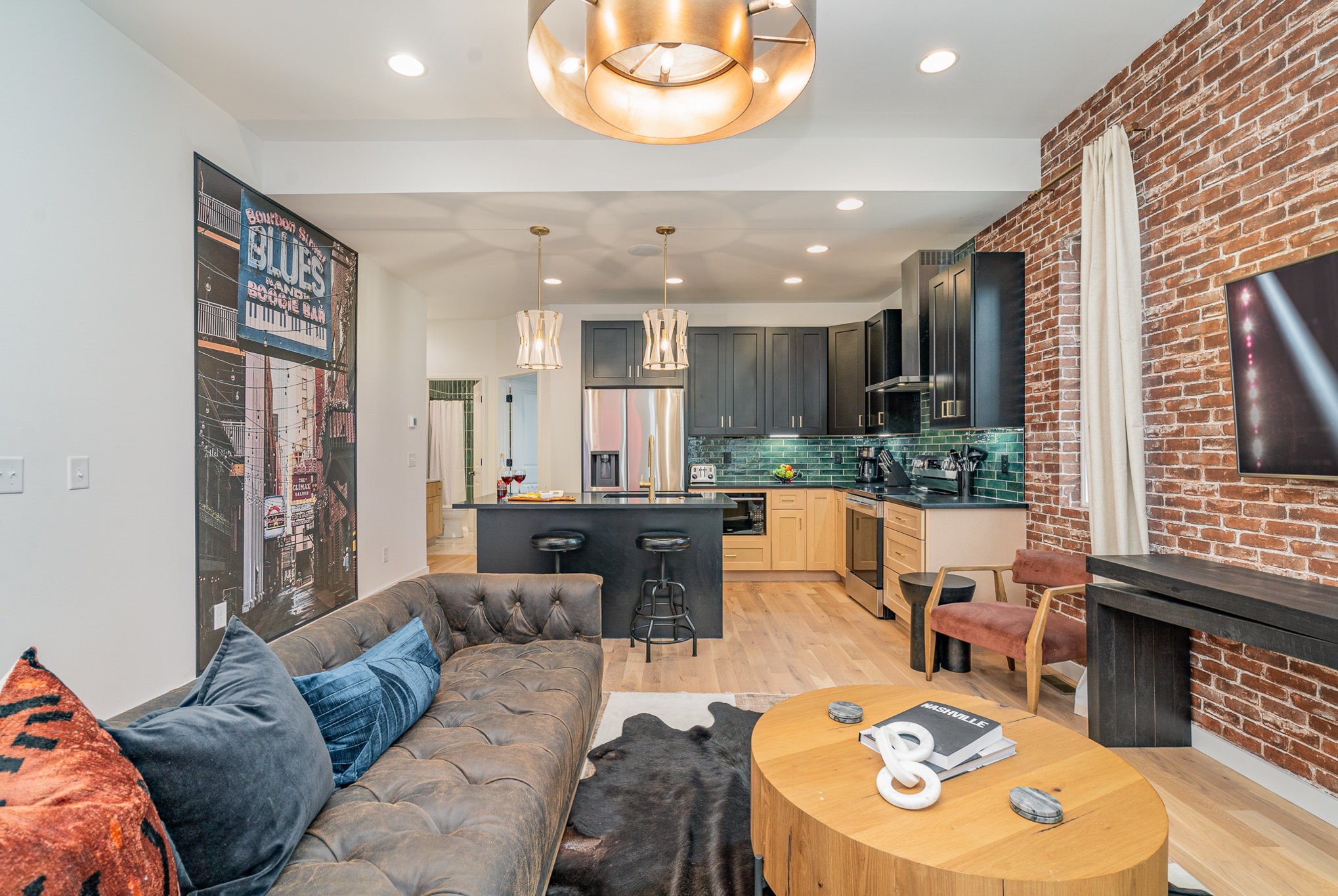 2000 S Hamilton Rd Unit: 1