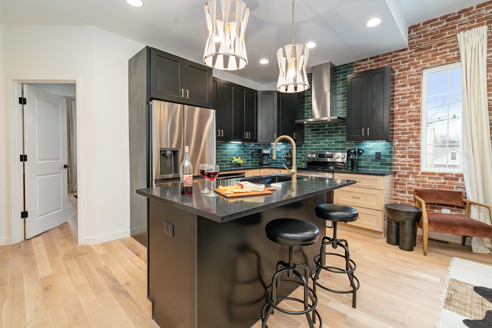 2000 S Hamilton Rd Unit: 1