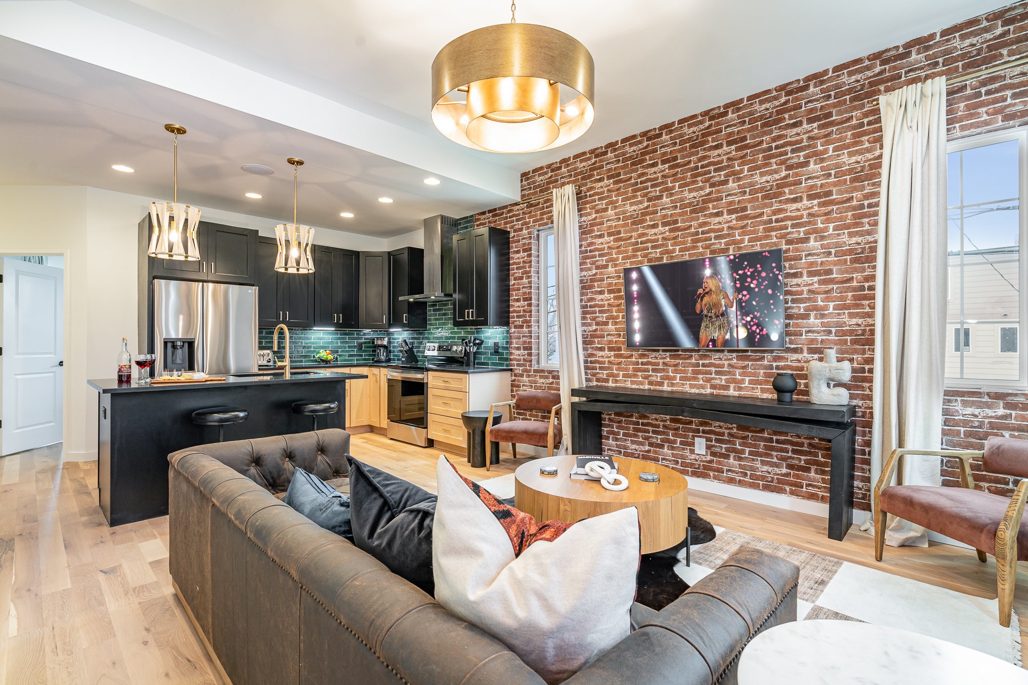 2000 S Hamilton Rd Unit: 1