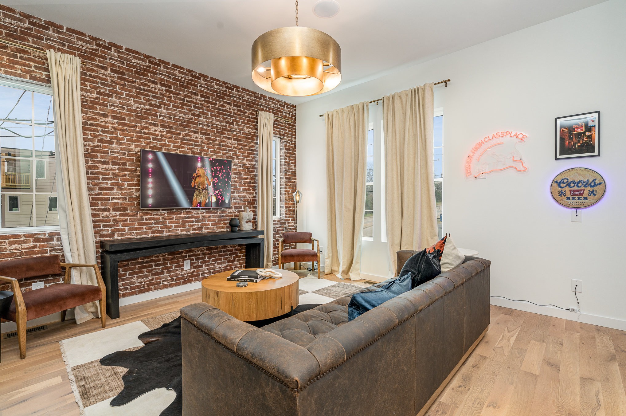 2000 S Hamilton Rd Unit: 1