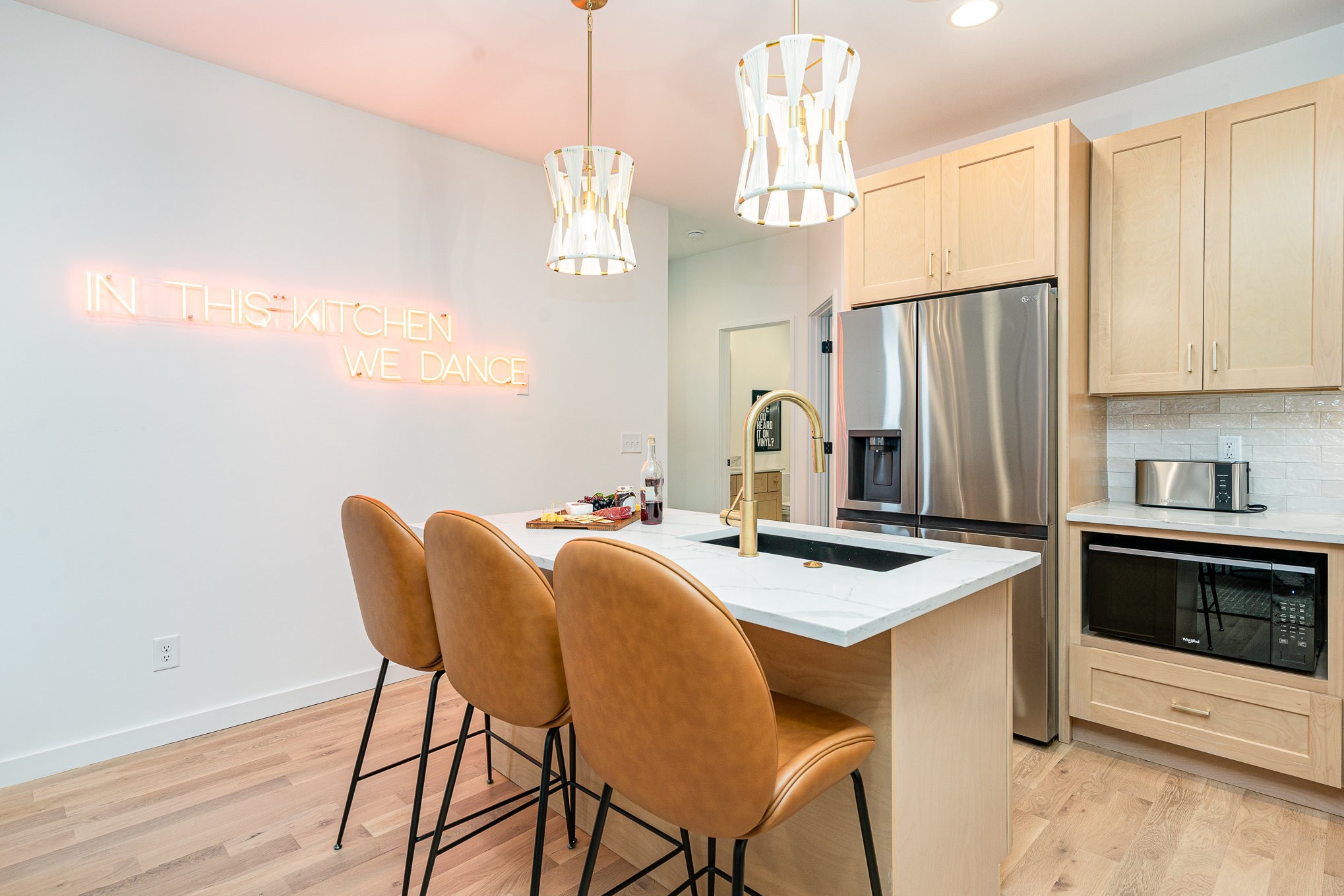 2000 S Hamilton Rd Unit: 2