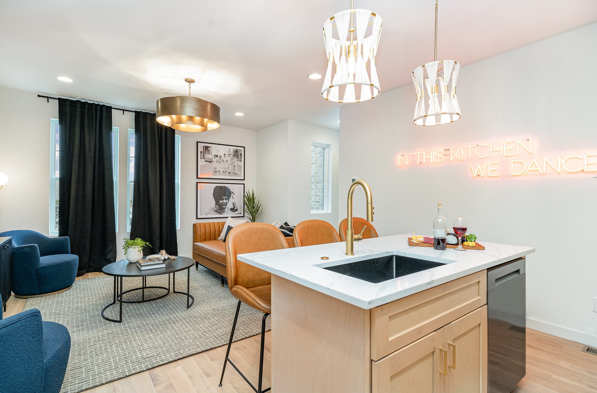 2000 S Hamilton Rd Unit: 2