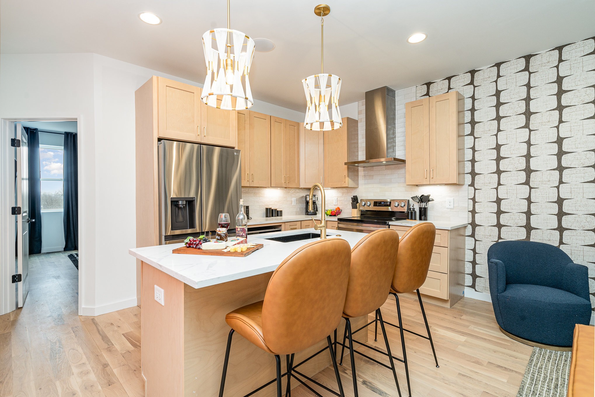 2000 S Hamilton Rd Unit: 2