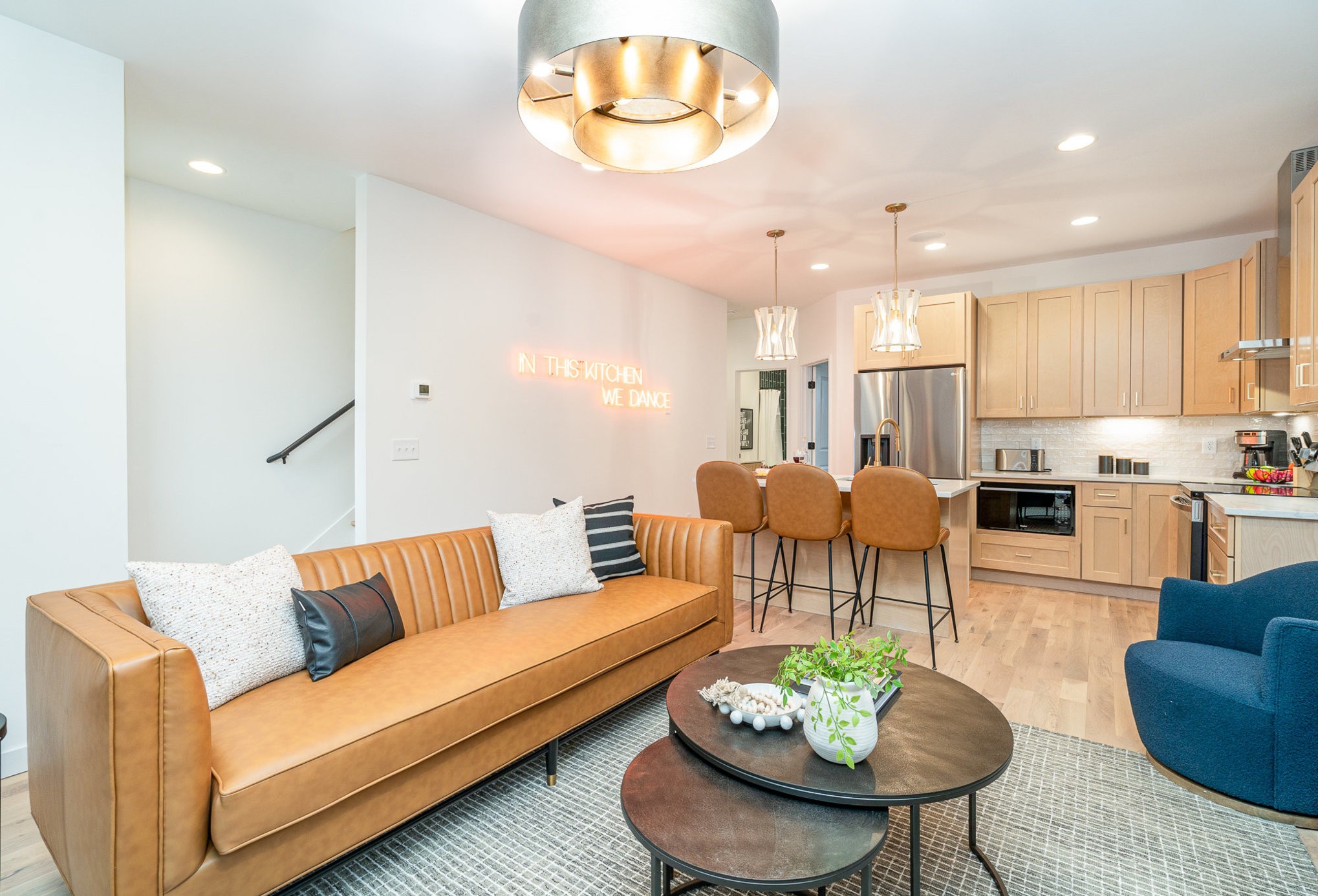 2000 S Hamilton Rd Unit: 2
