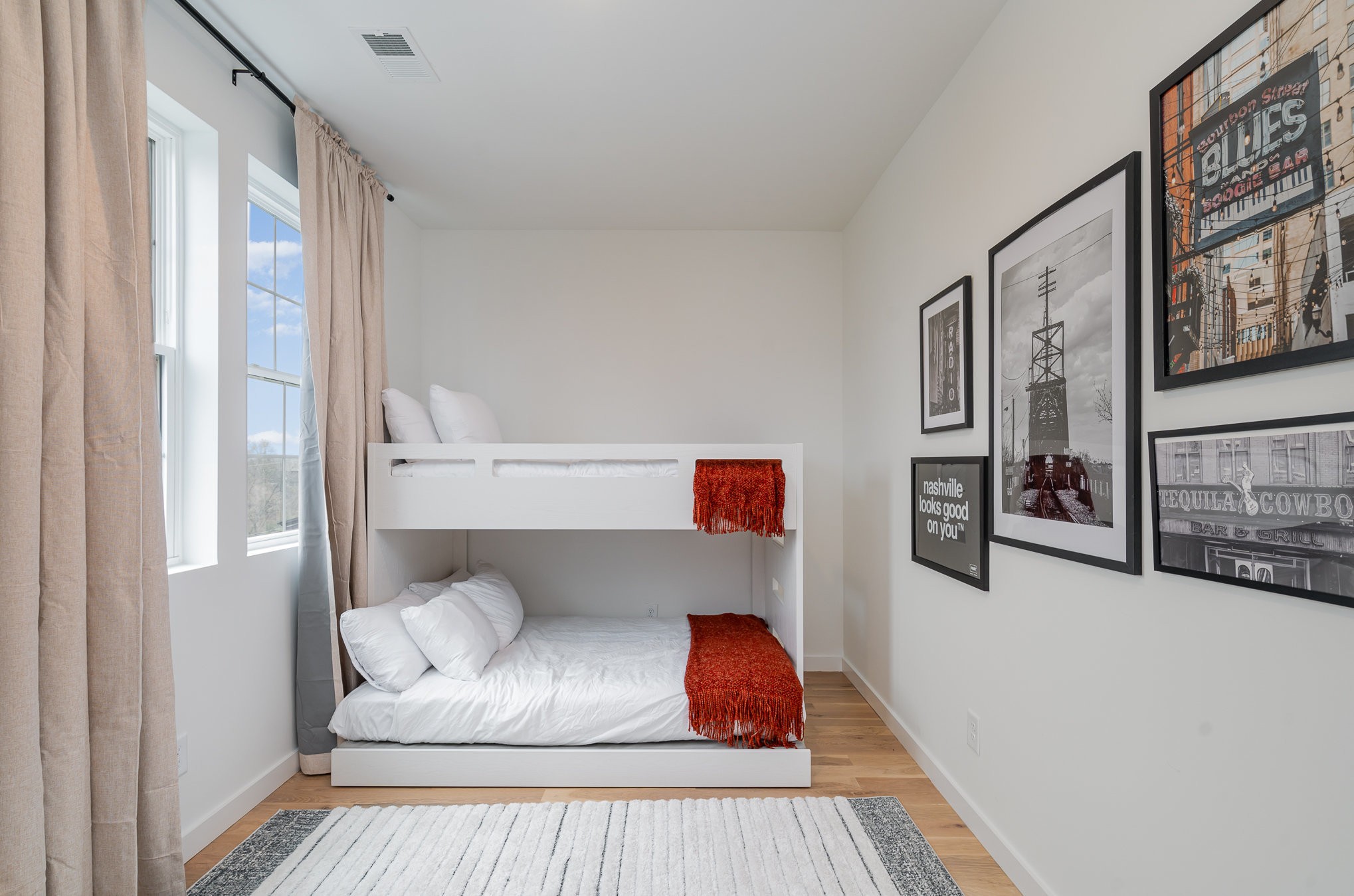 2000 S Hamilton Rd Unit: 16