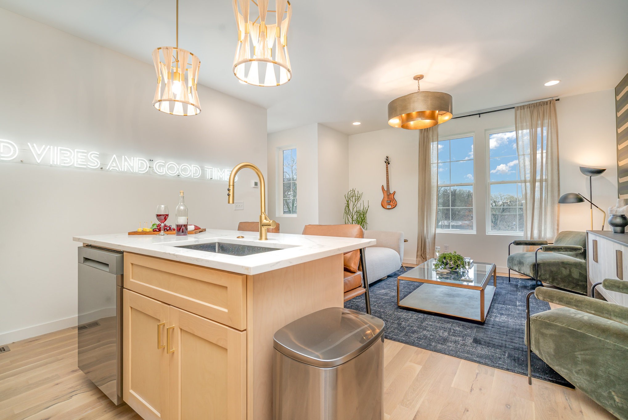 2000 S Hamilton Rd Unit: 16