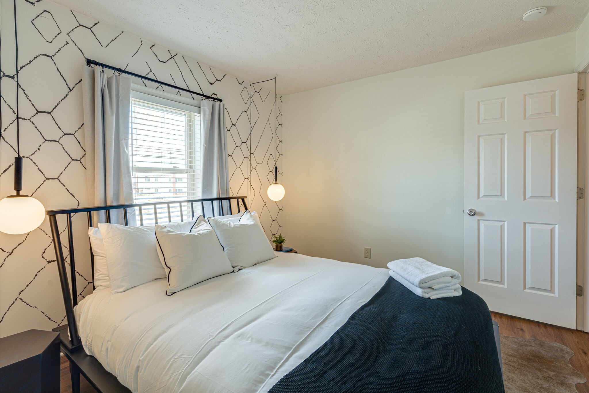 1808 State St Unit: 208