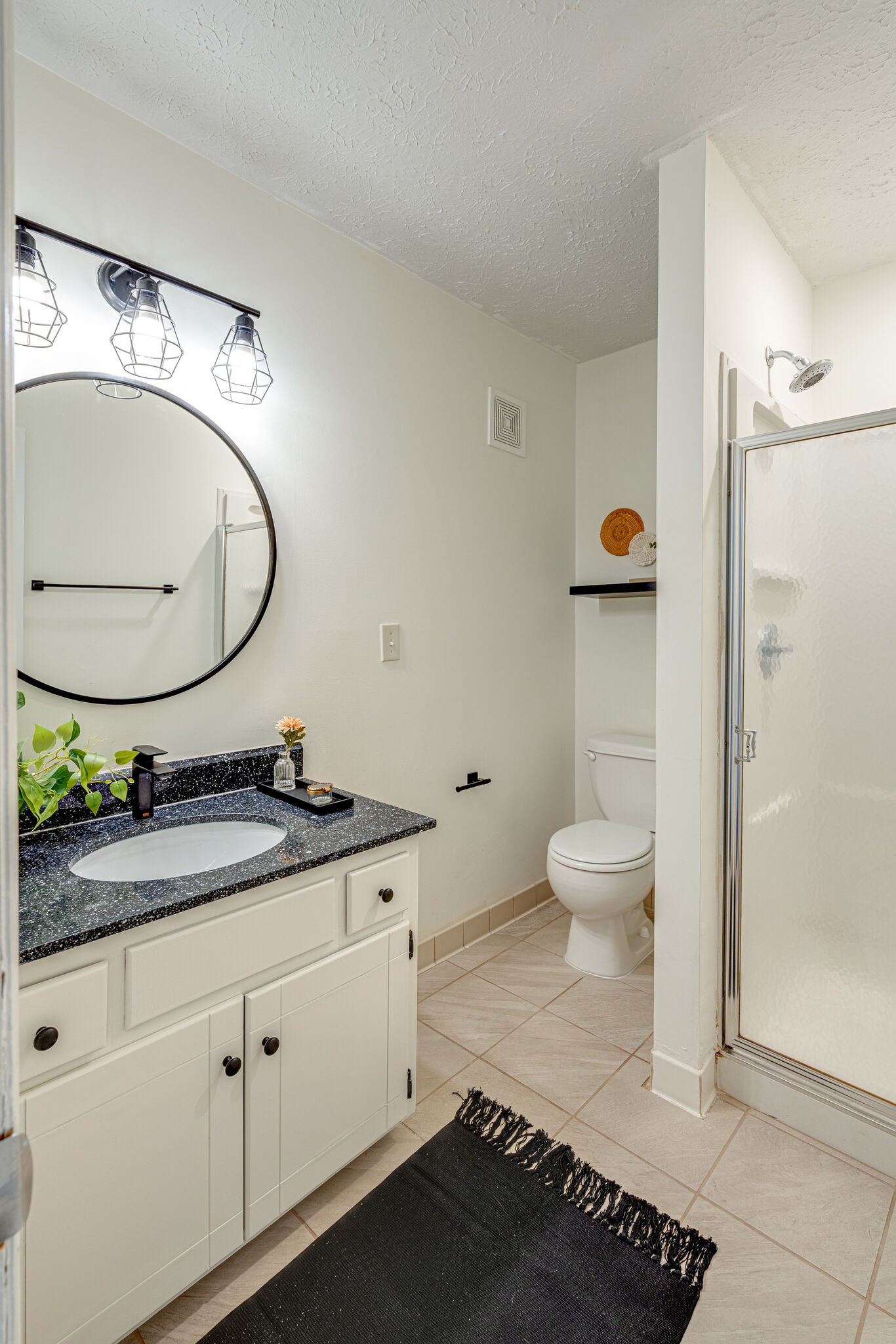 1808 State St Unit: 208