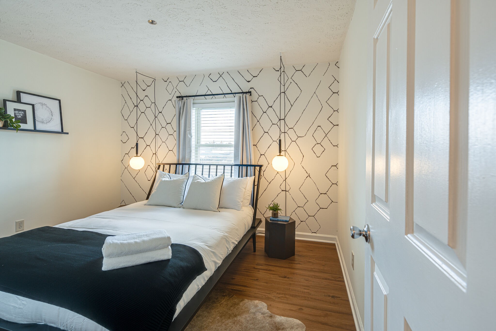 1808 State St Unit: 208