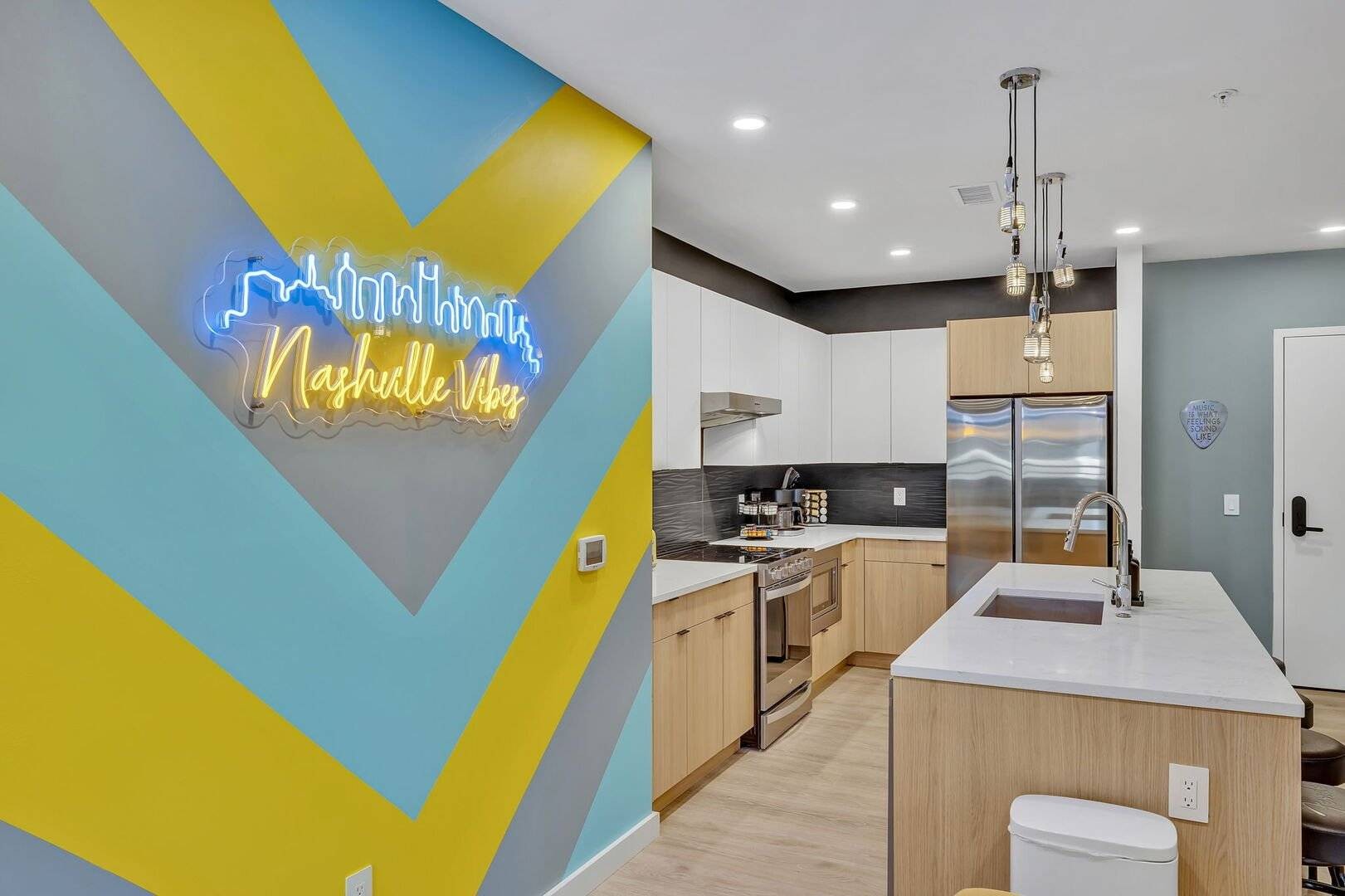 635 7th Ave, S Unit: 414