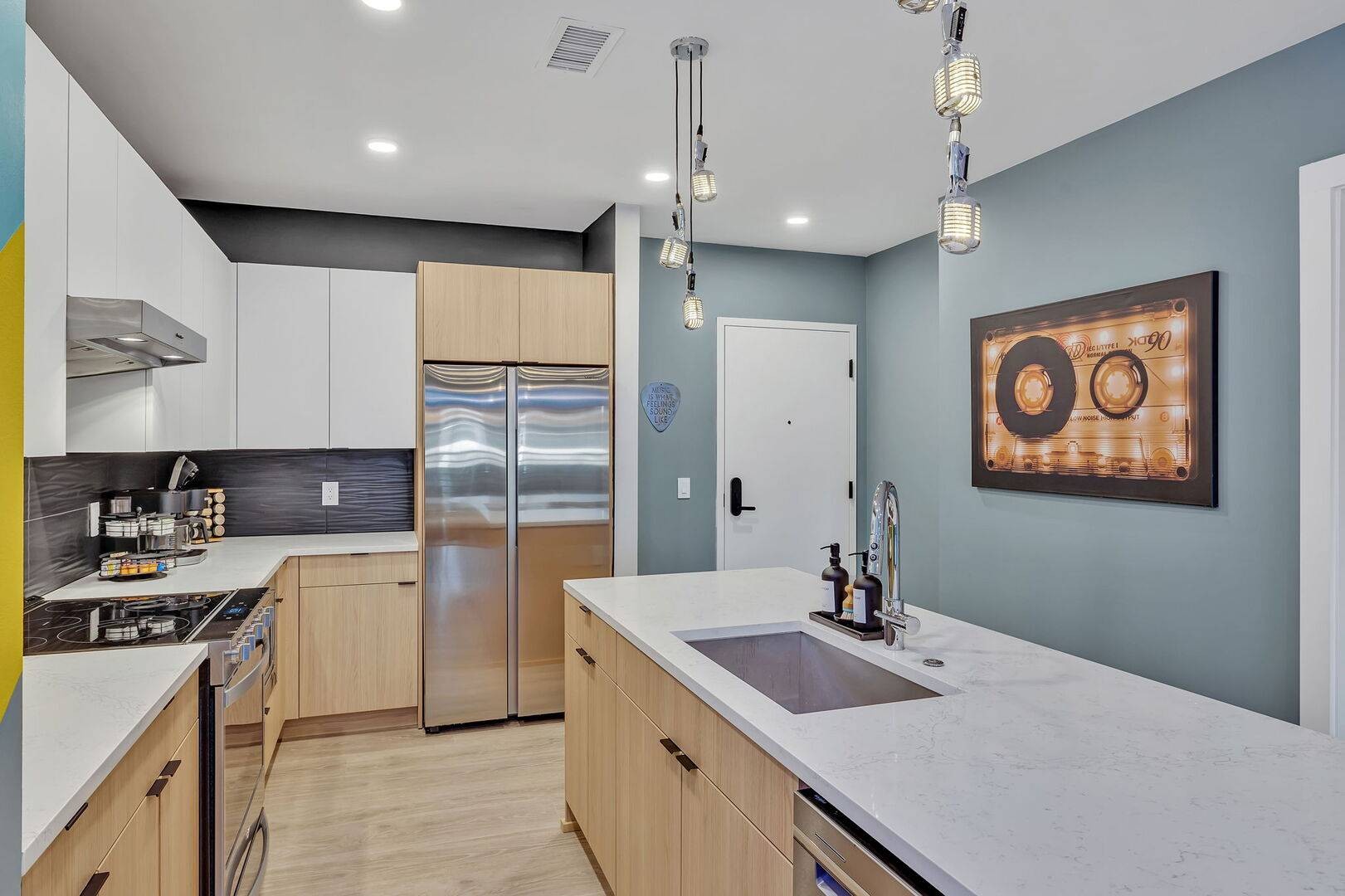 635 7th Ave, S Unit: 414