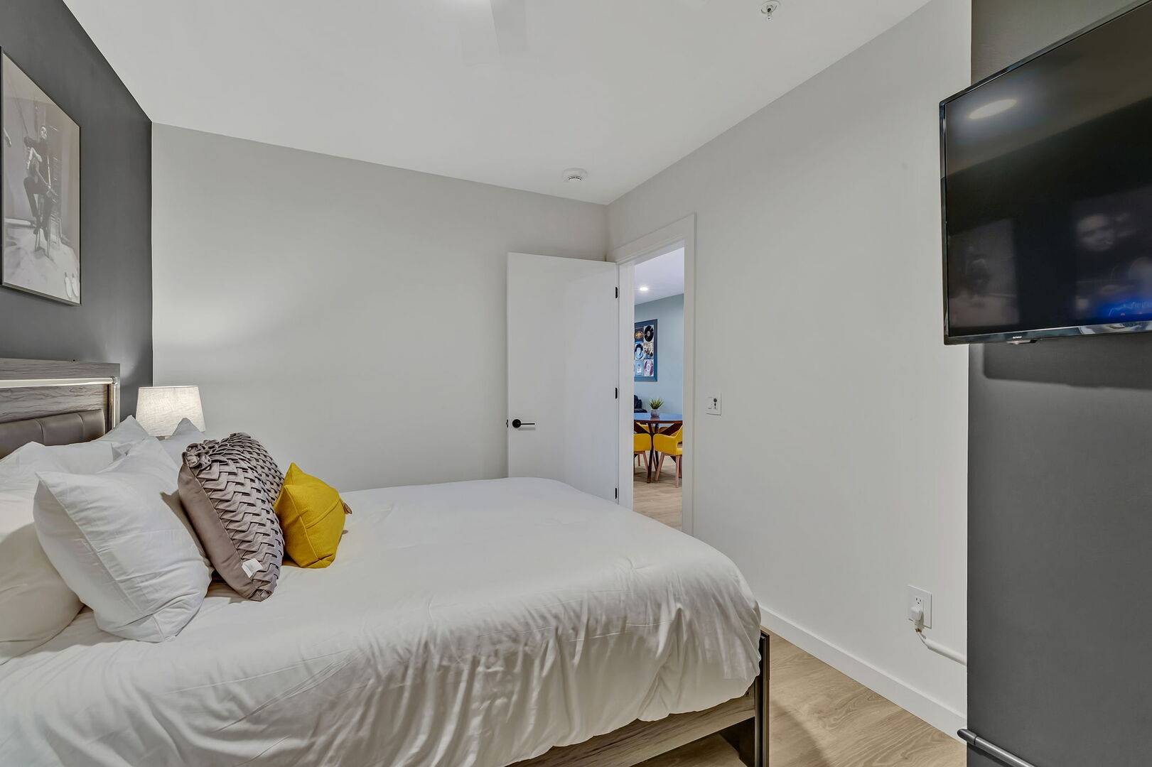 635 7th Ave, S Unit: 414