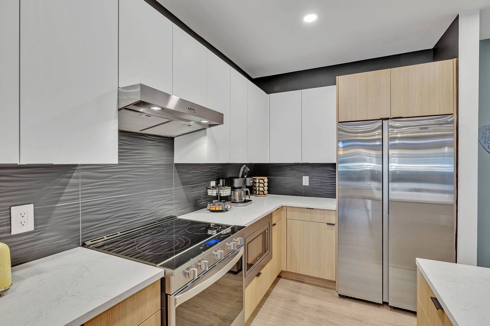 635 7th Ave, S Unit: 414