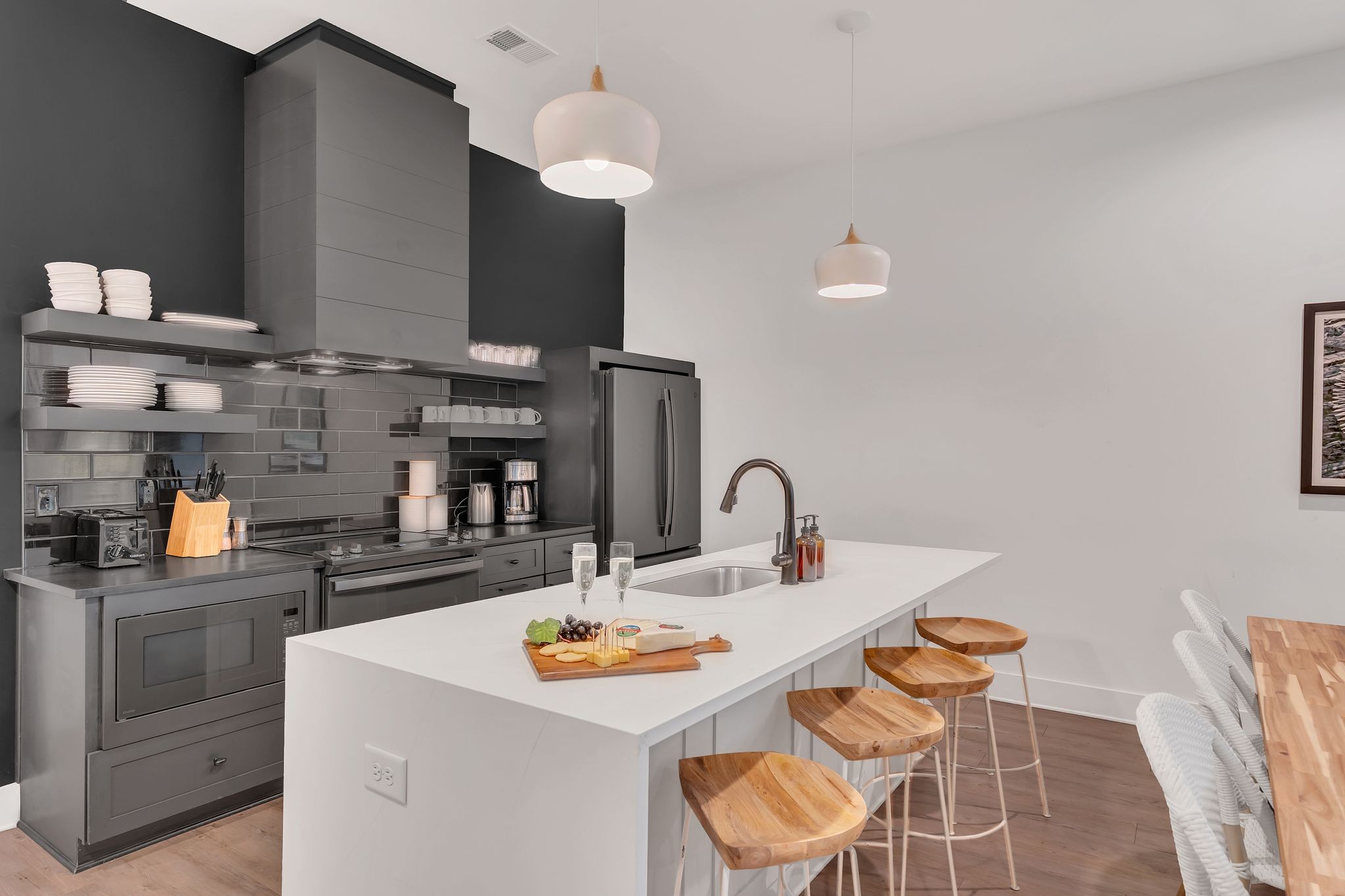 1320 5th Ave, N Unit: 3