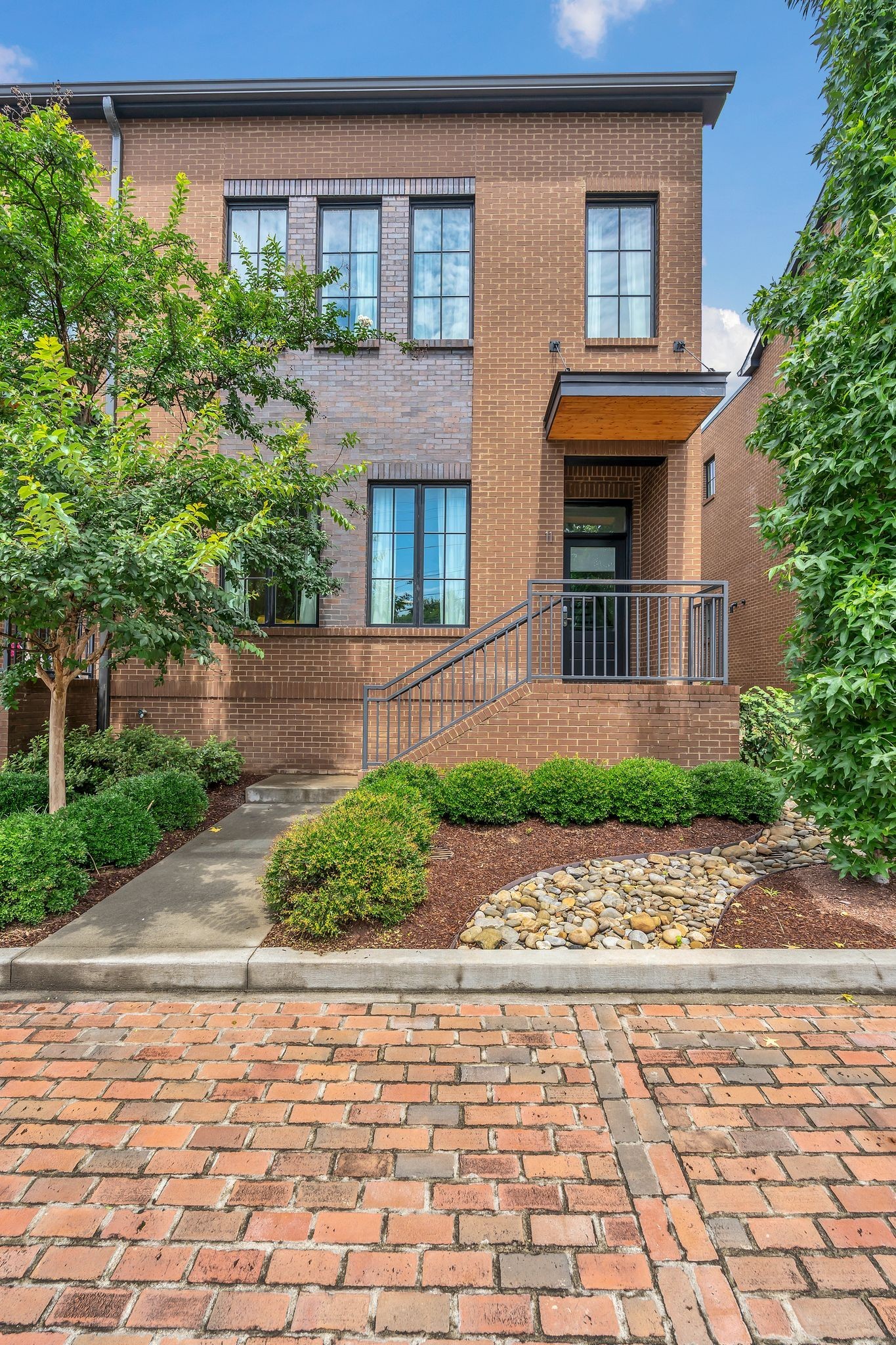 1320 5th Ave, N Unit: 4