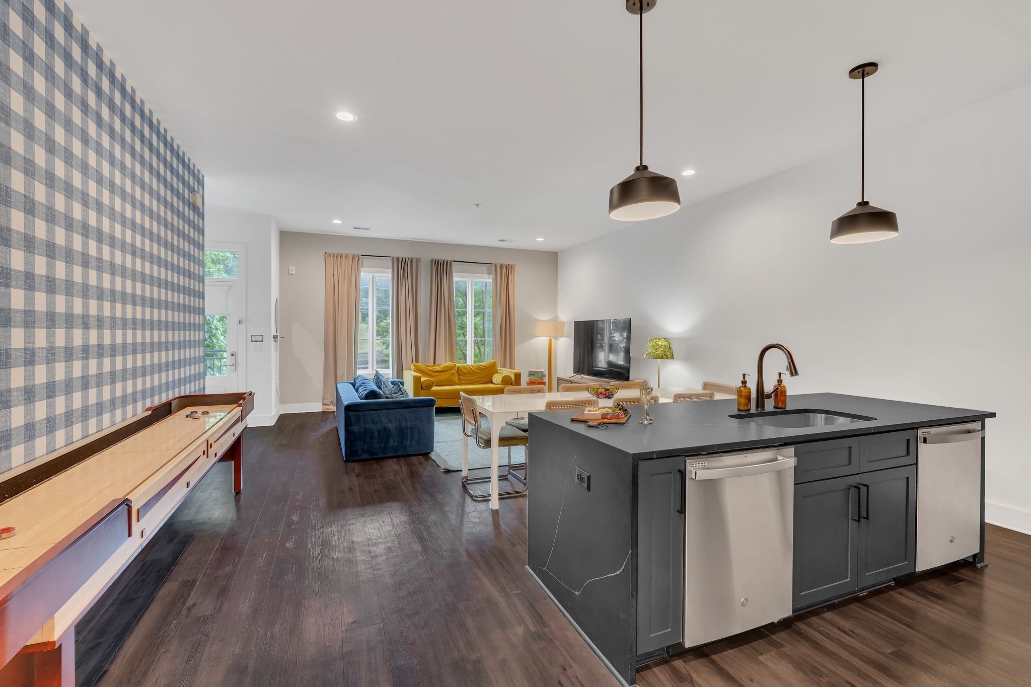 1320 5th Ave, N Unit: 4