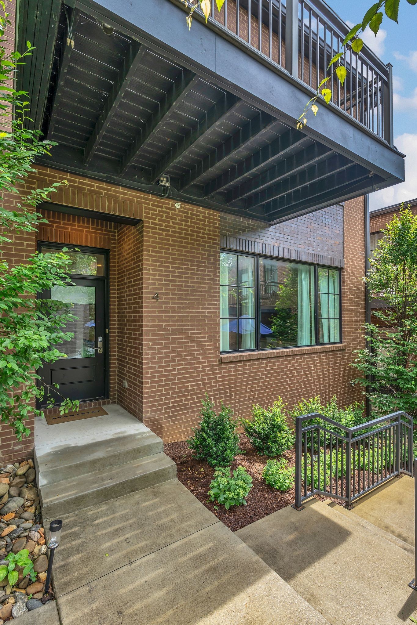 1320 5th Ave, N Unit: 4