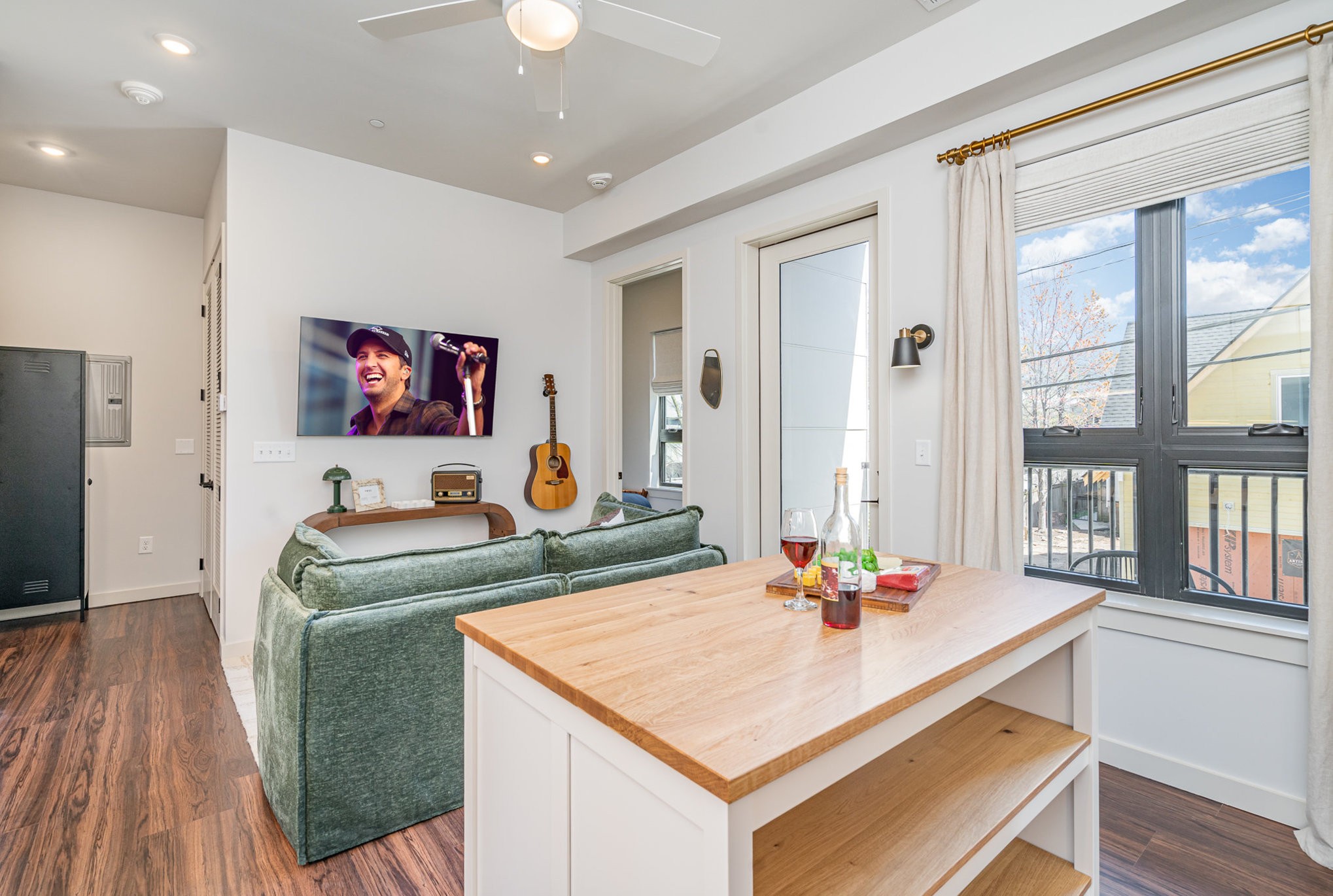 1014 16th Ave, S Unit: 211