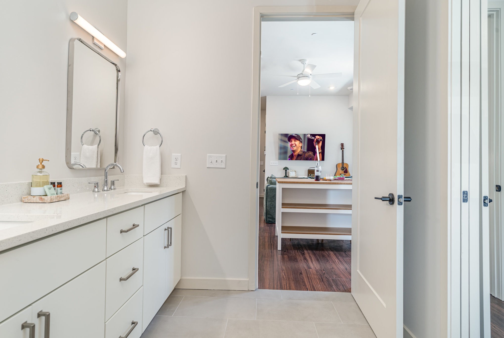 1014 16th Ave, S Unit: 211