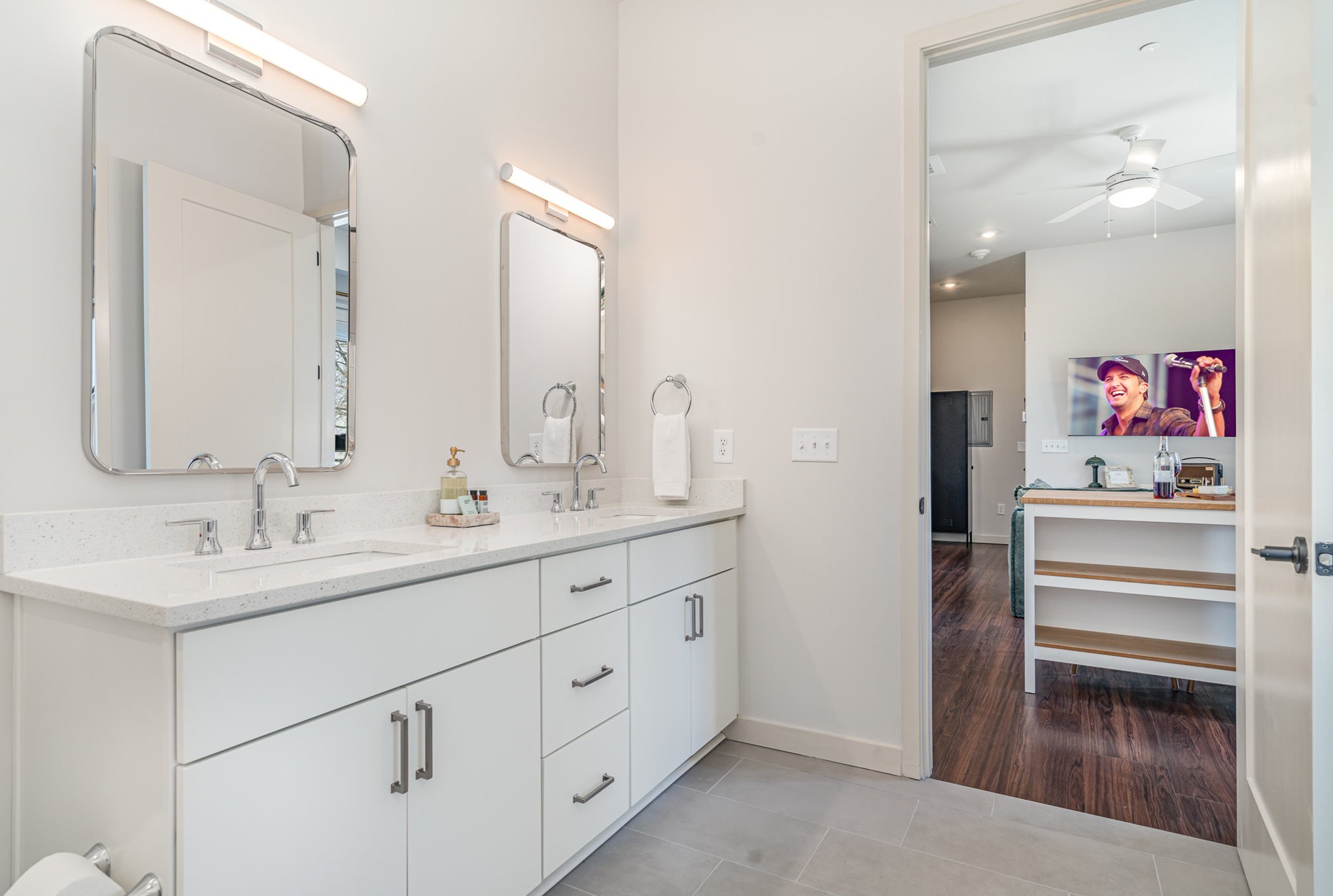 1014 16th Ave, S Unit: 211