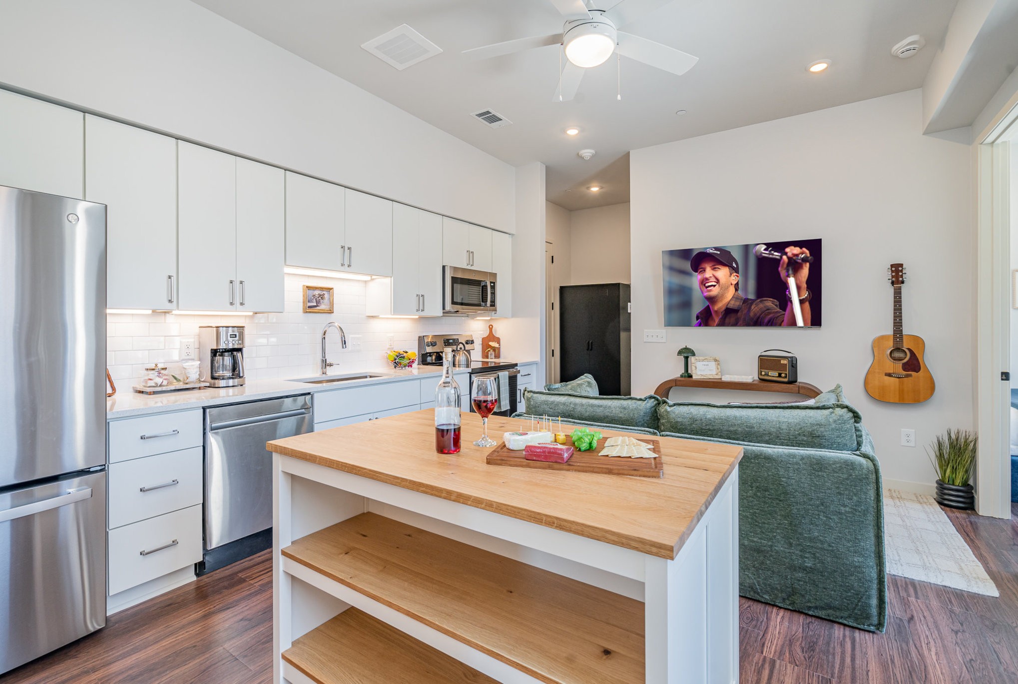 1014 16th Ave, S Unit: 211