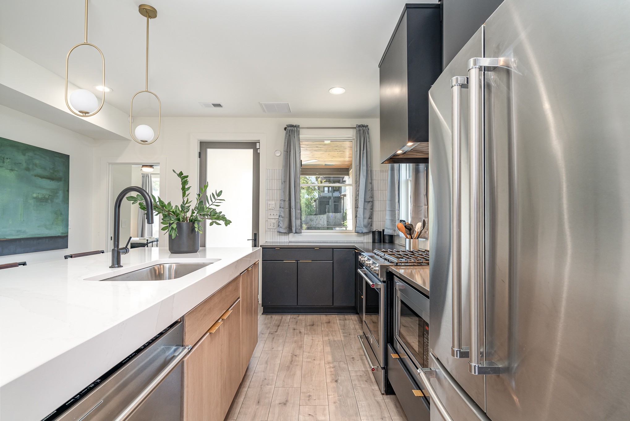 1009 Summit Ave Unit: 2