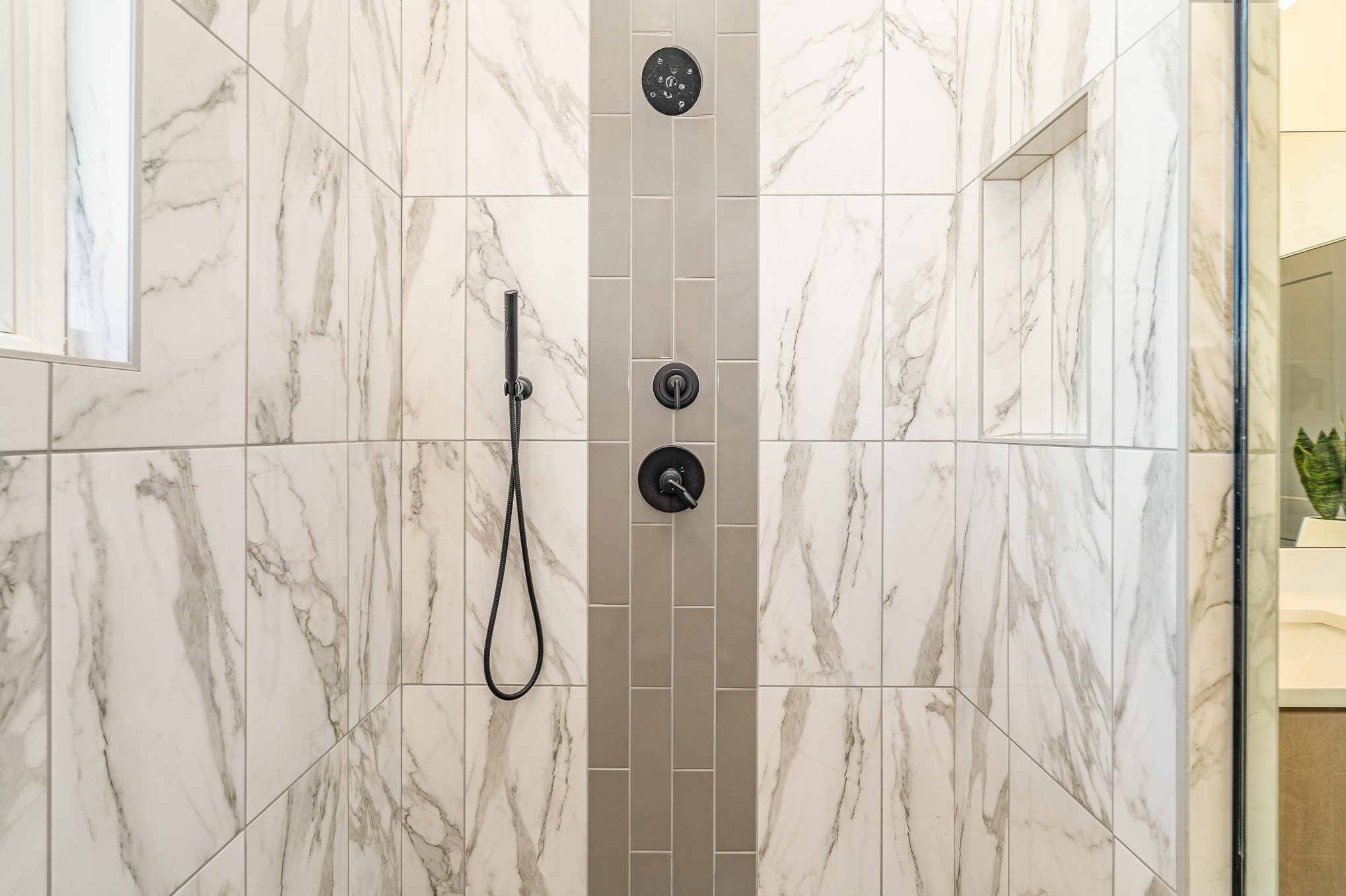 1009 Summit Ave Unit: 2