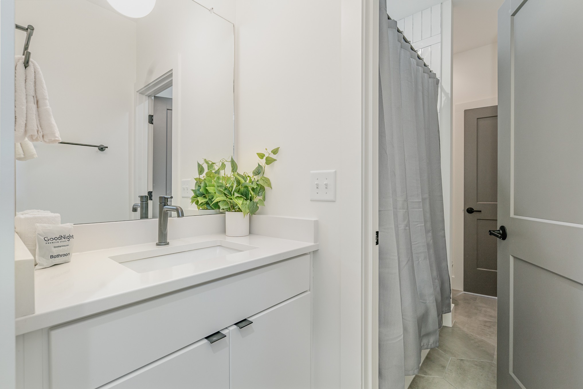 1009 Summit Ave Unit: 2