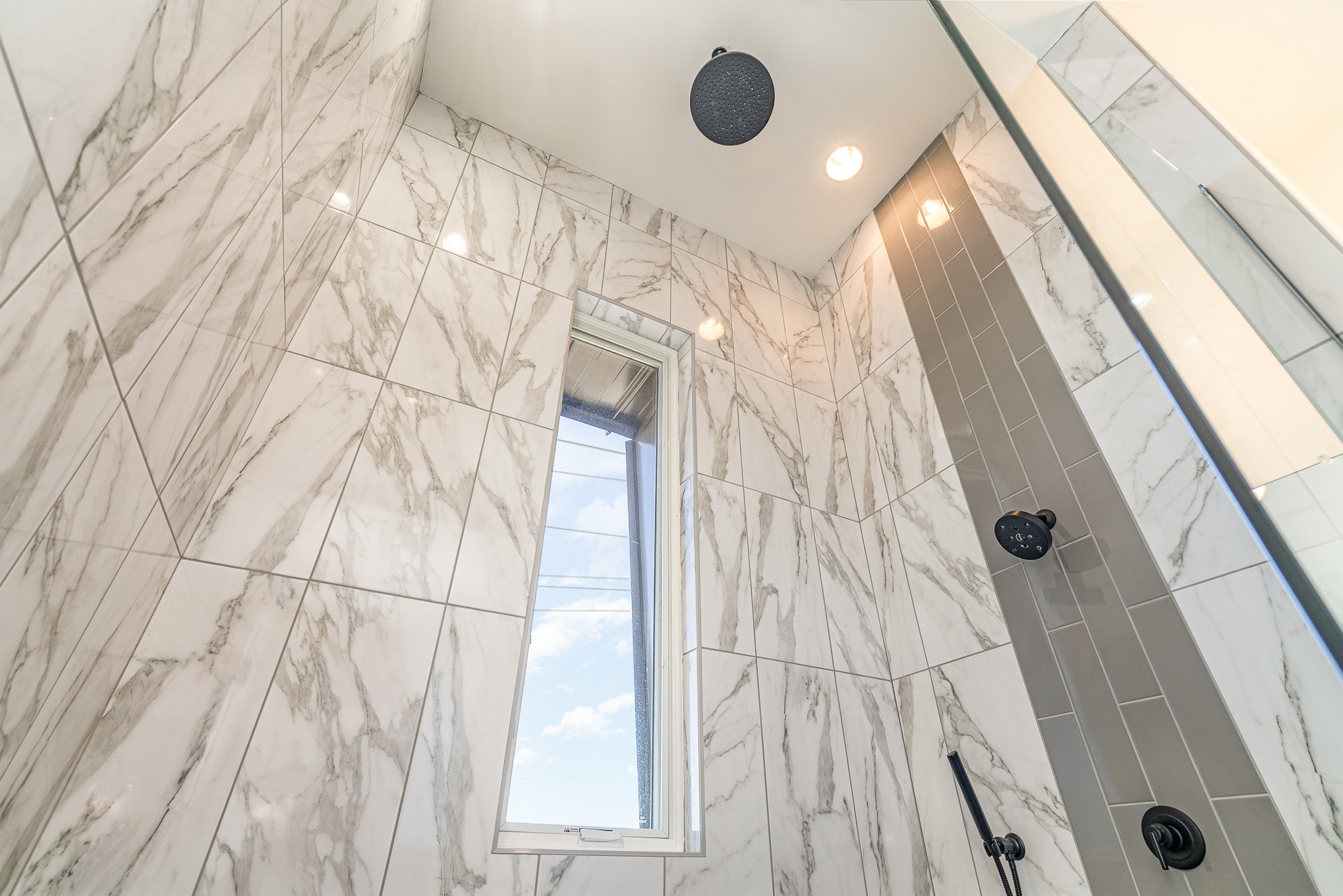 1009 Summit Ave Unit: 2
