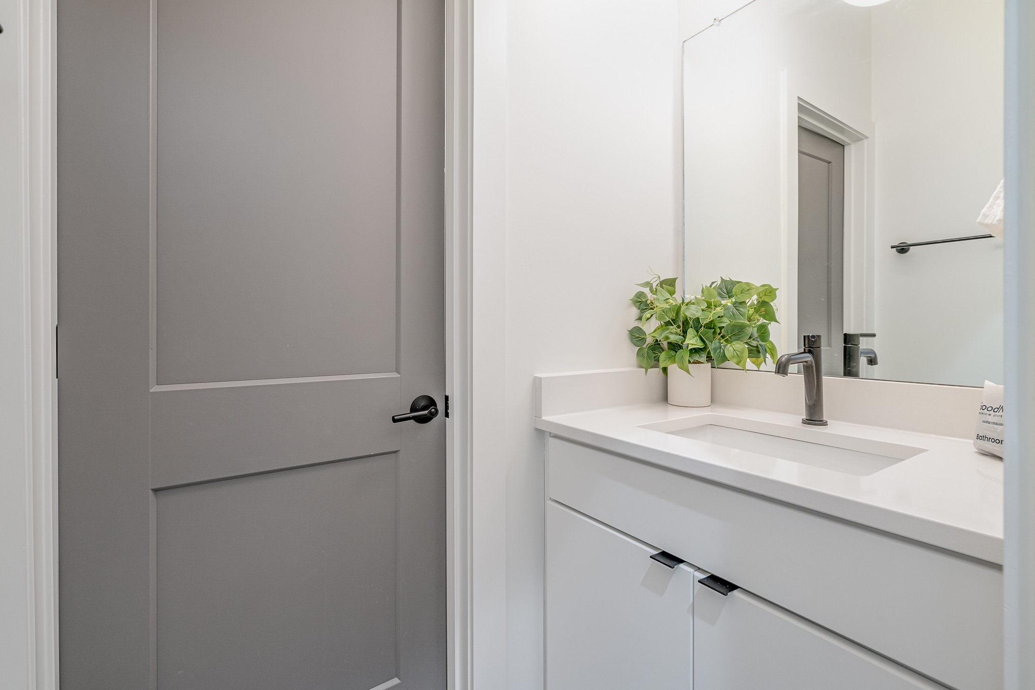 1009 Summit Ave Unit: 2