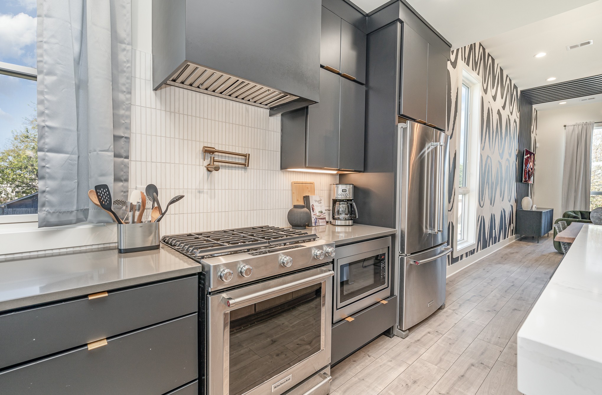 1009 Summit Ave Unit: 2