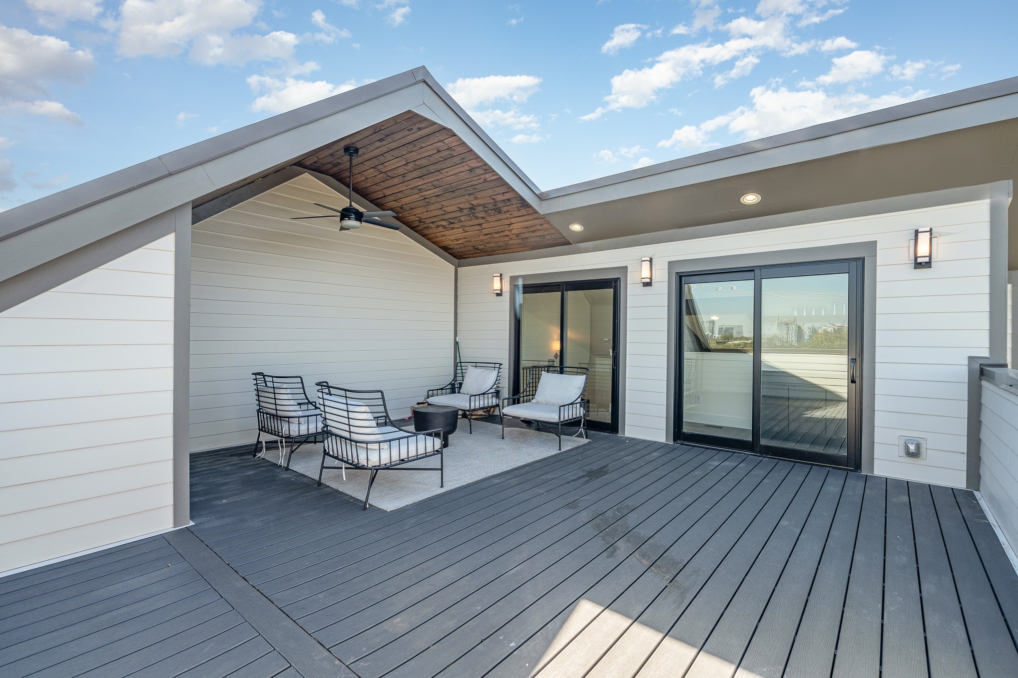 1009 Summit Ave Unit: 2