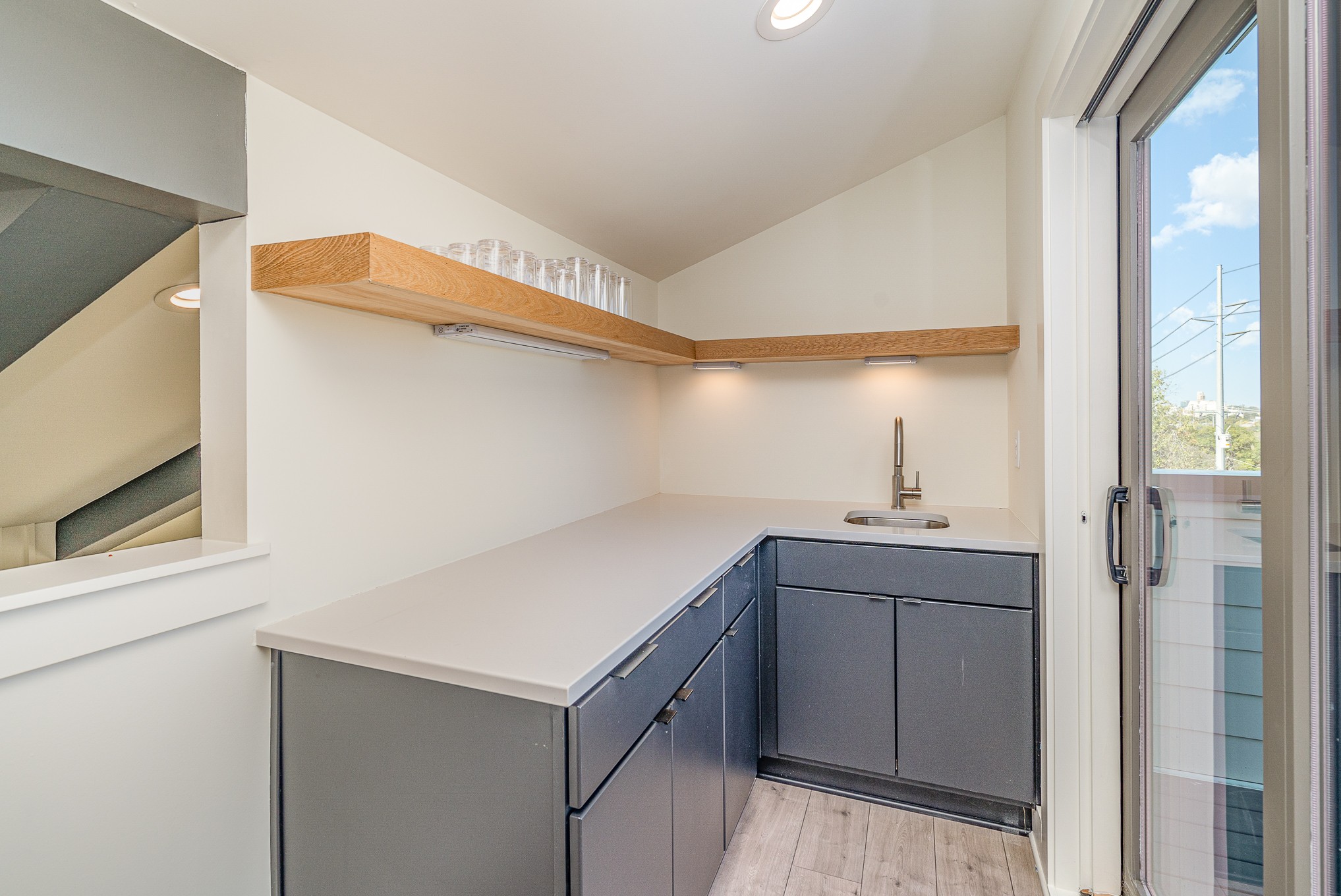 1009 Summit Ave Unit: 2