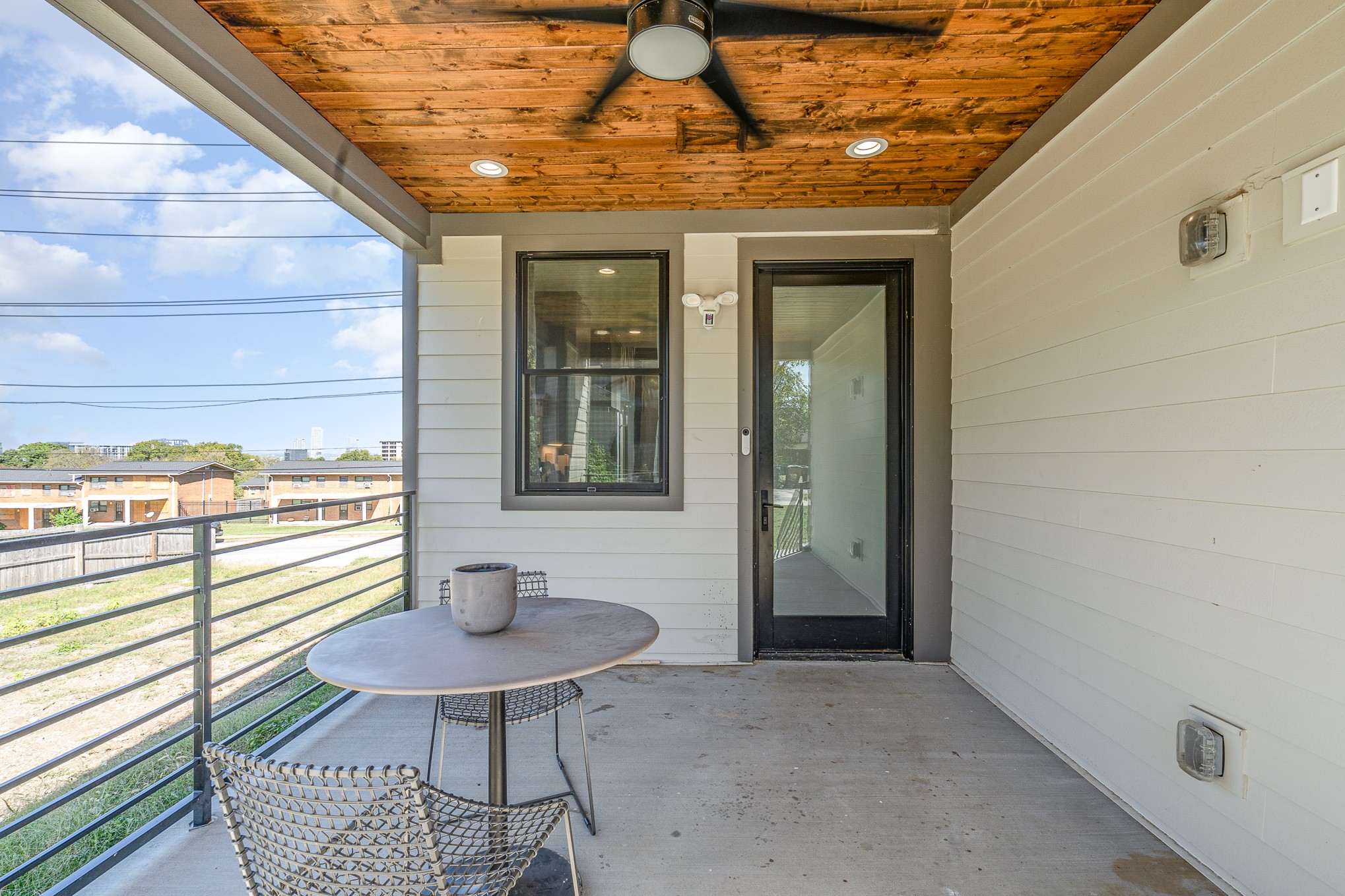 1009 Summit Ave Unit: 2