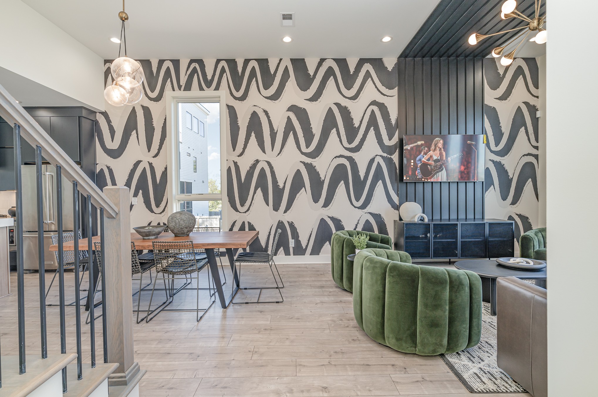 1009 Summit Ave Unit: 2