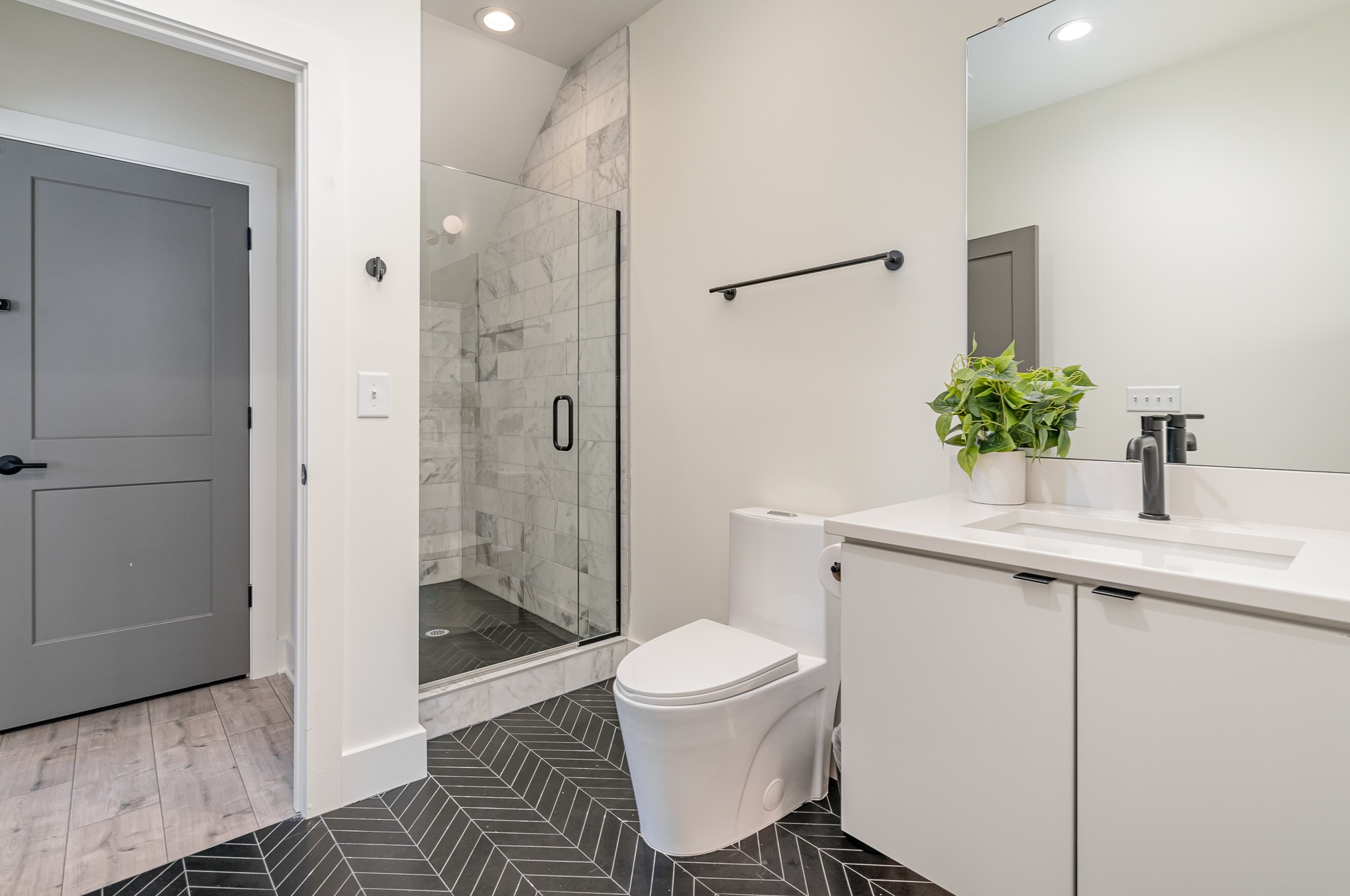 1009 Summit Ave Unit: 2