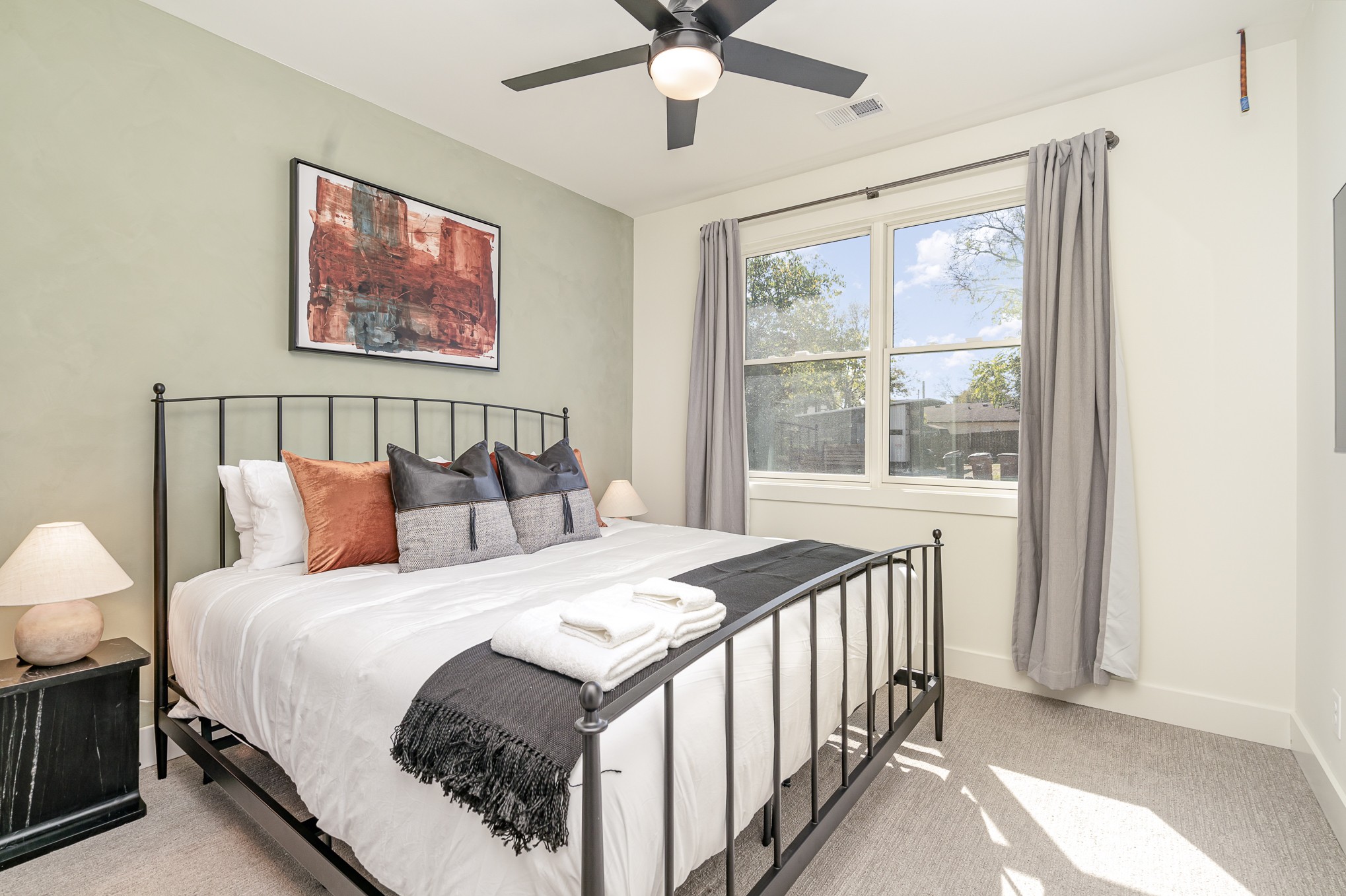 1009 Summit Ave Unit: 2