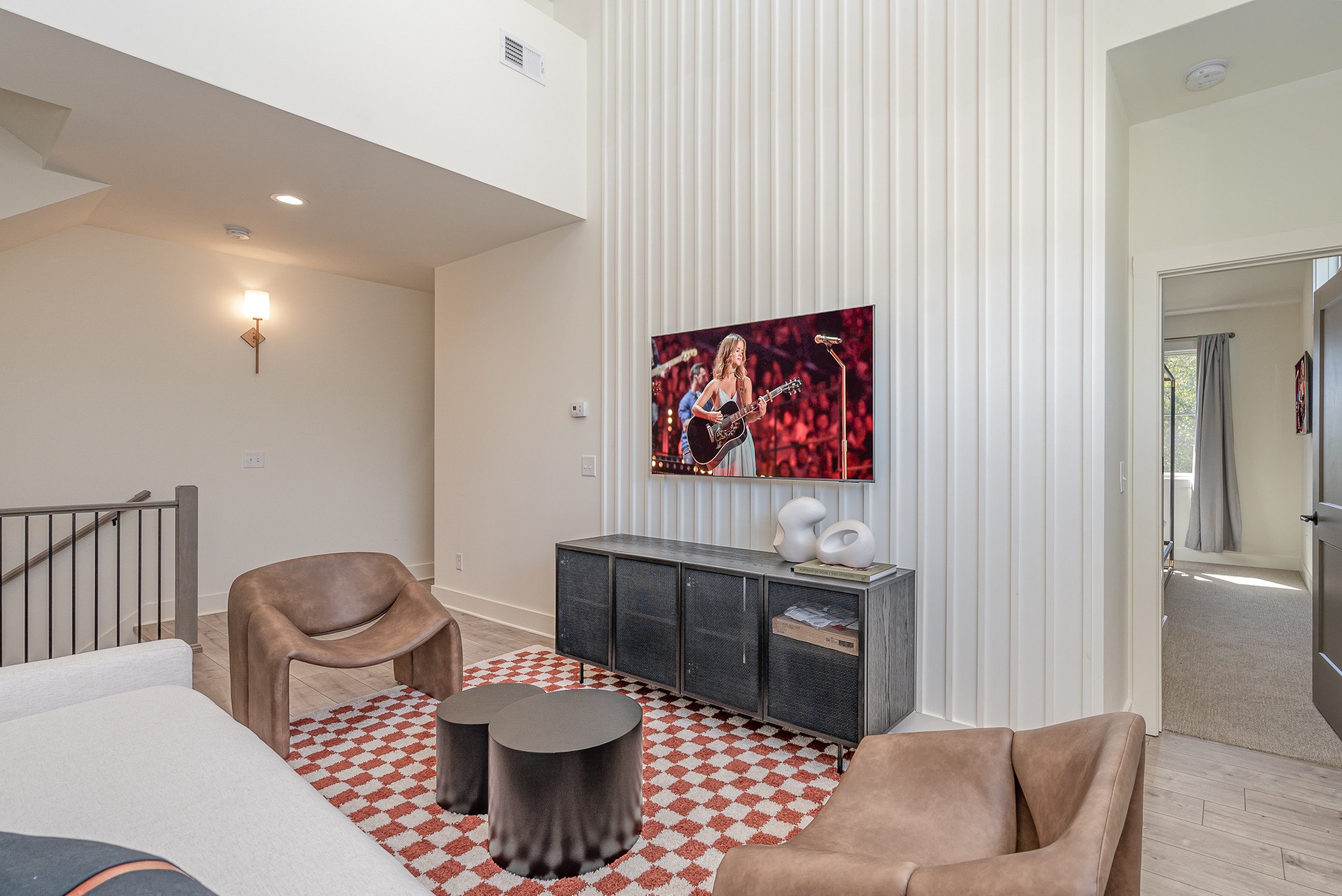 1009 Summit Ave Unit: 2