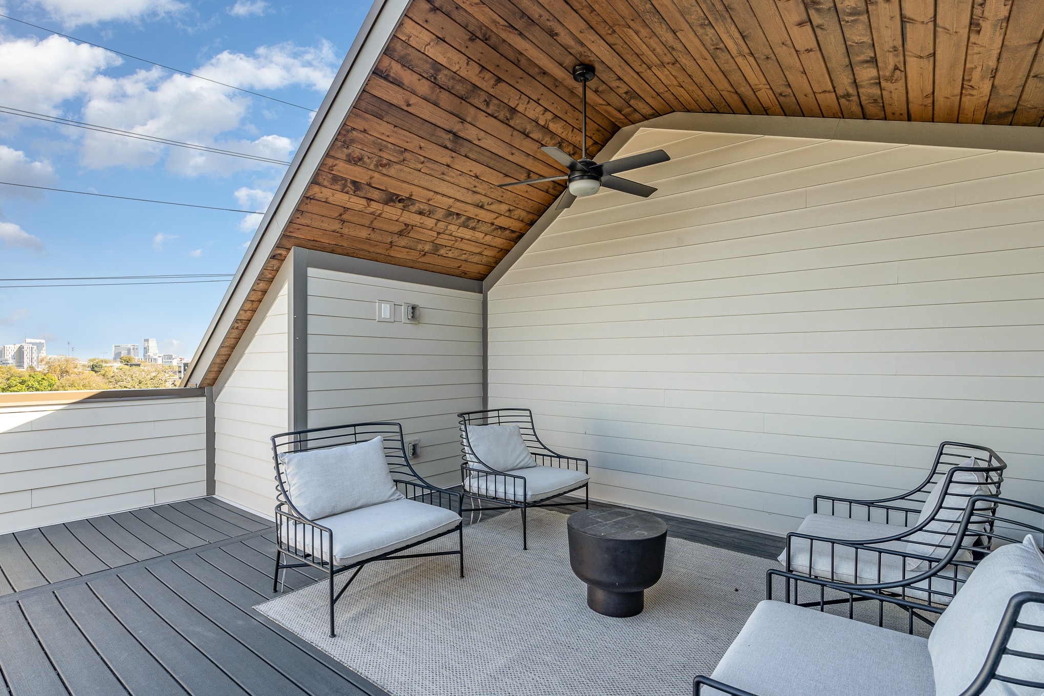 1009 Summit Ave Unit: 2