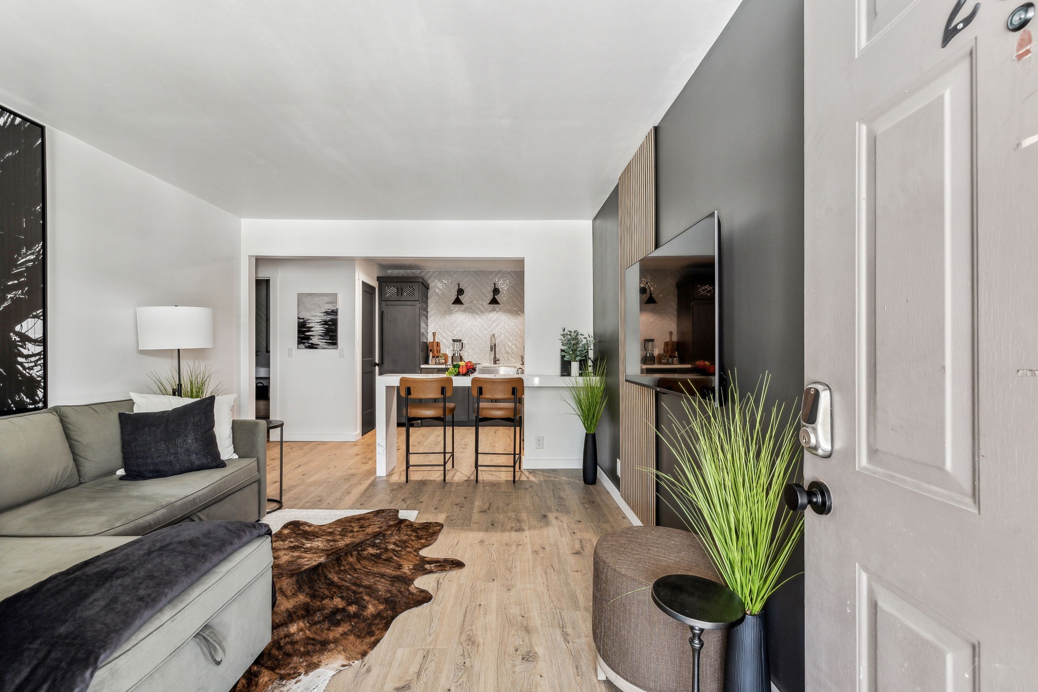 806 18th Ave, S Unit: 207