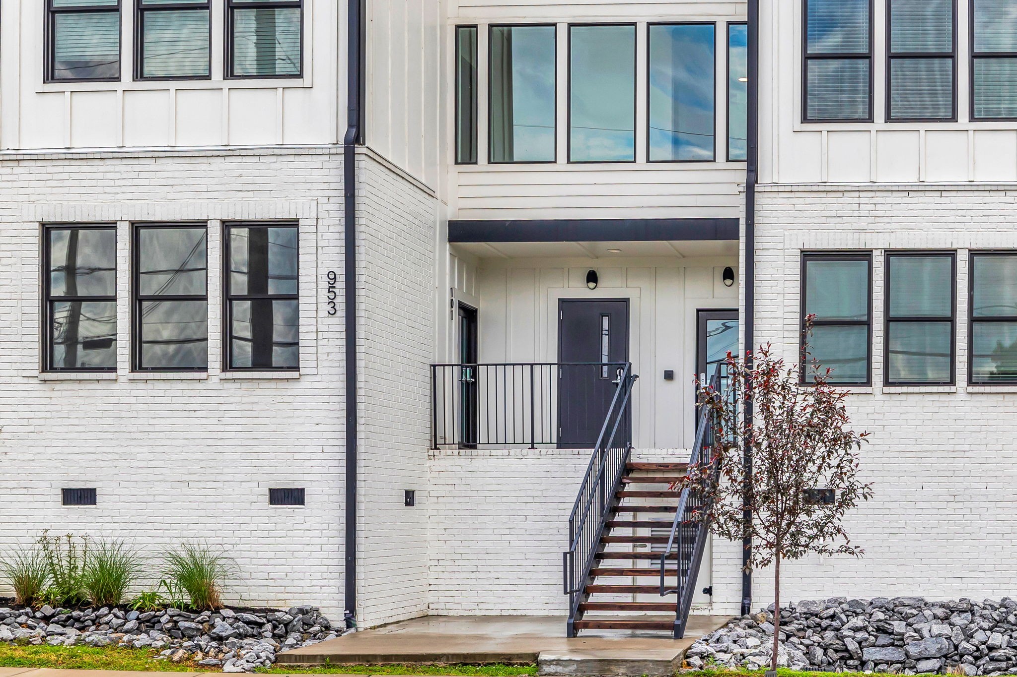 953 44th Ave, N Unit: 204