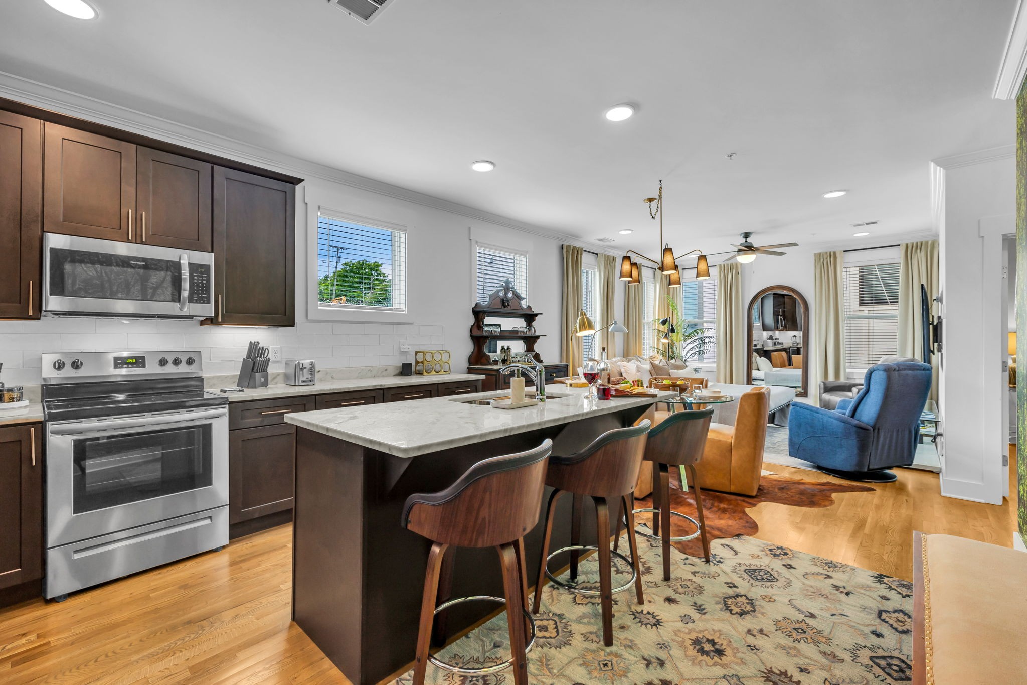 953 44th Ave, N Unit: 204