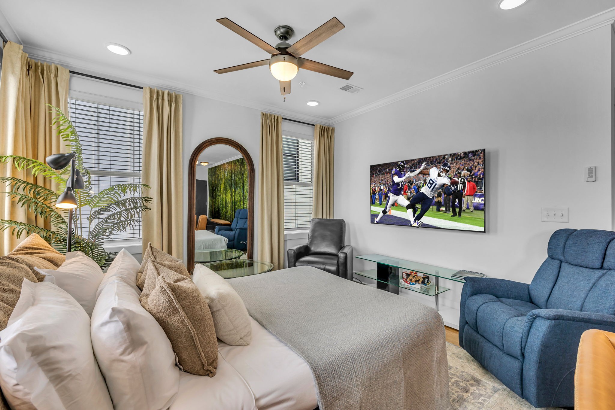 953 44th Ave, N Unit: 204