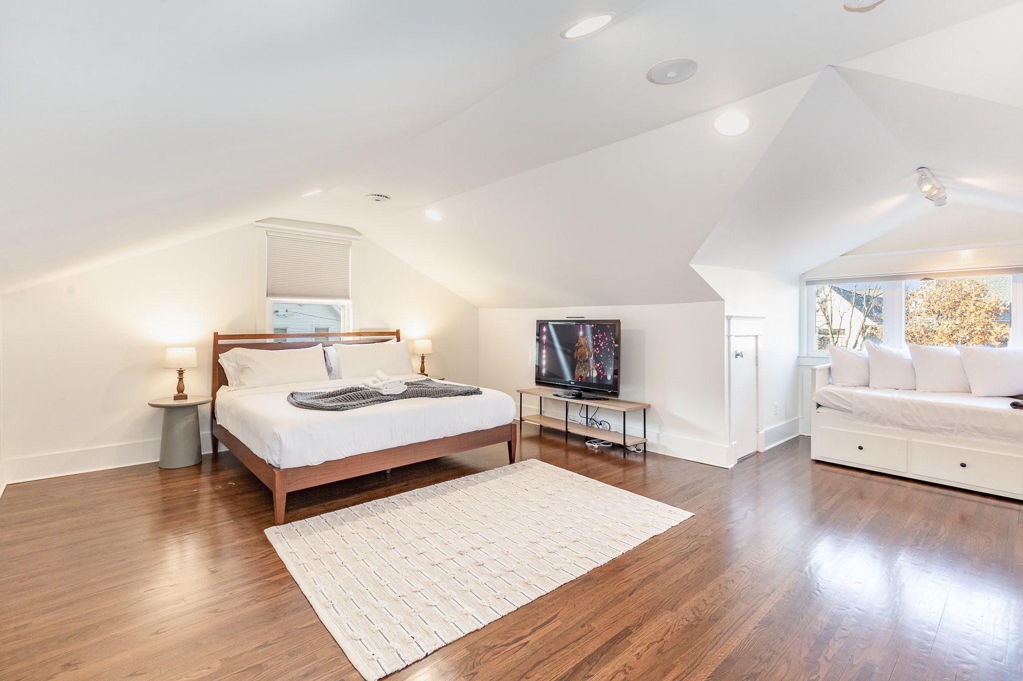 1105 Caldwell Ave
