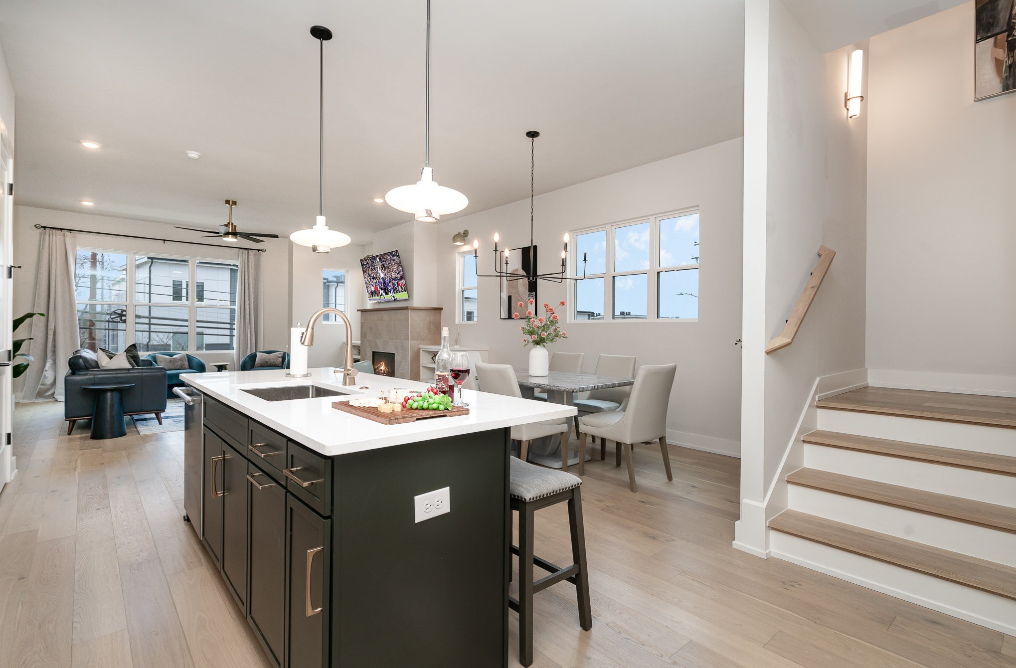 1057 E Trinity Ln Unit: A