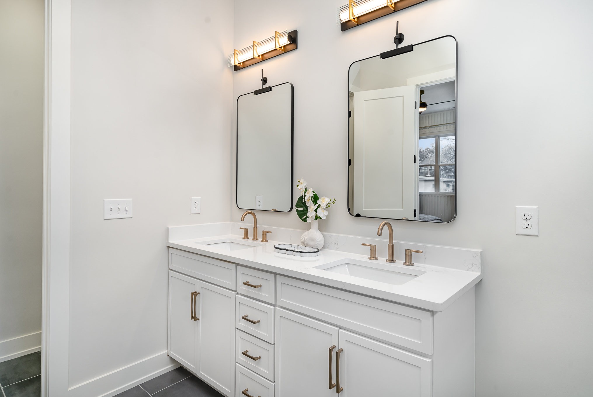 1057 E Trinity Ln Unit: A